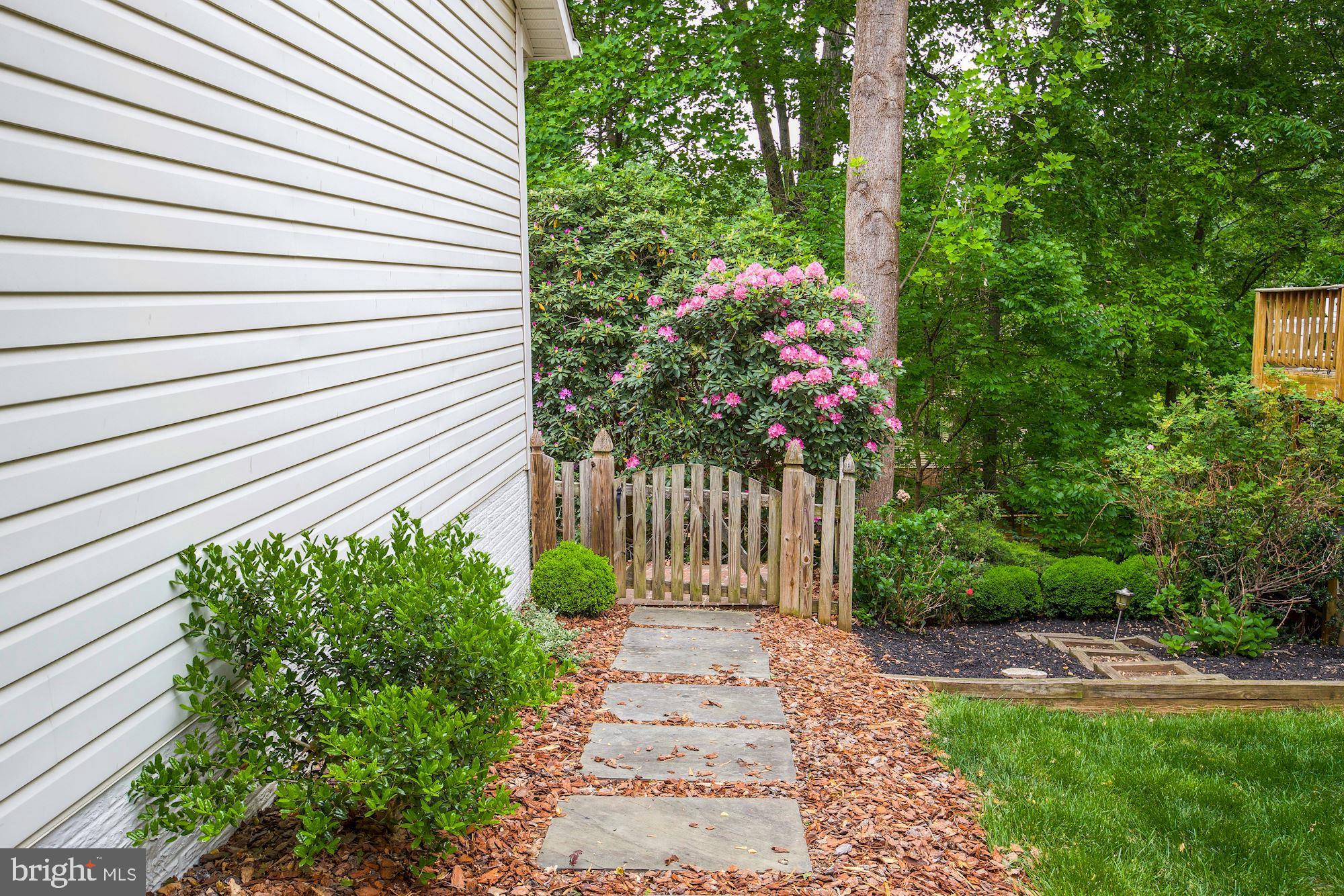 MONTCLAIR/COUNTRY CLUB - Residential