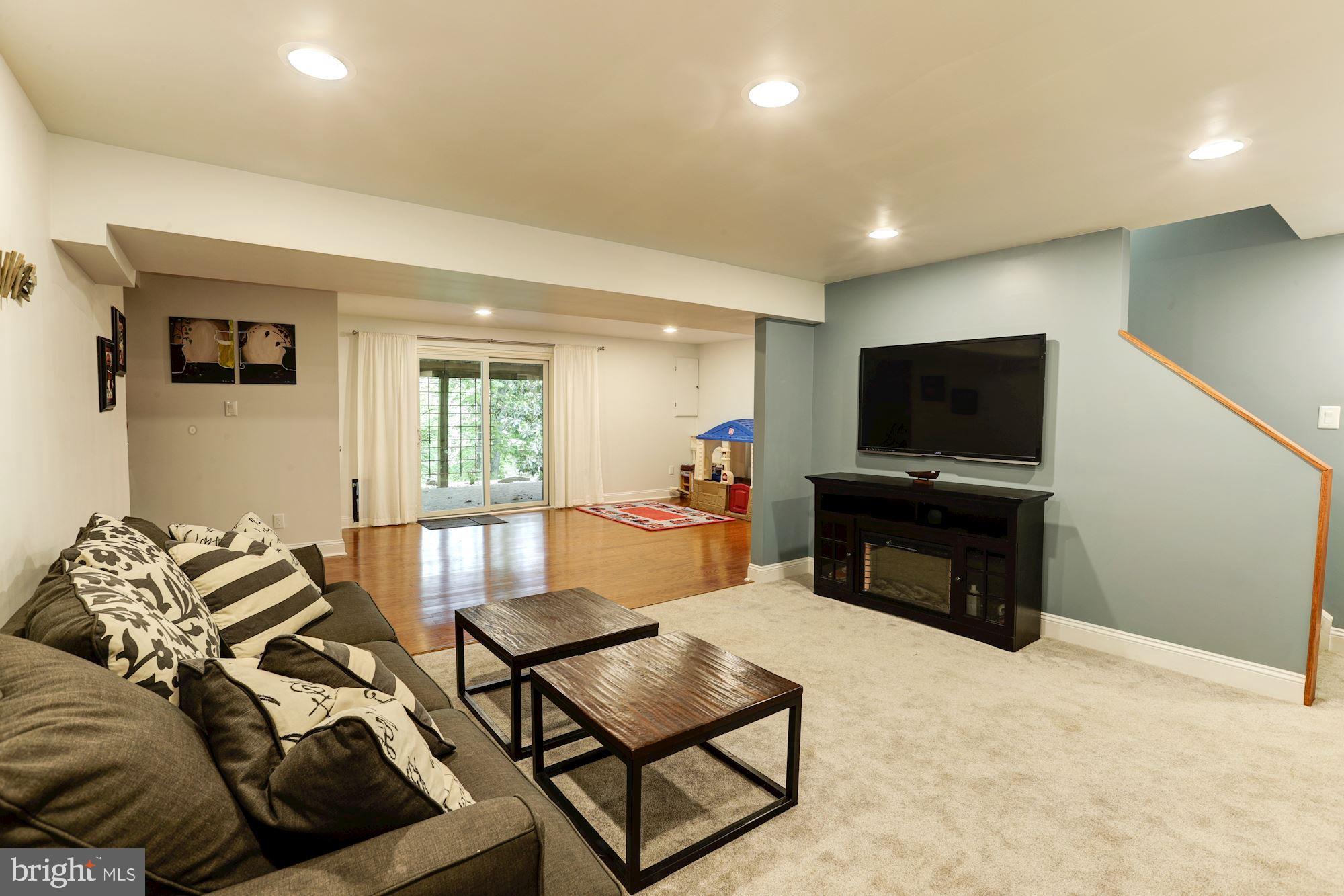 MONTCLAIR/COUNTRY CLUB - Residential