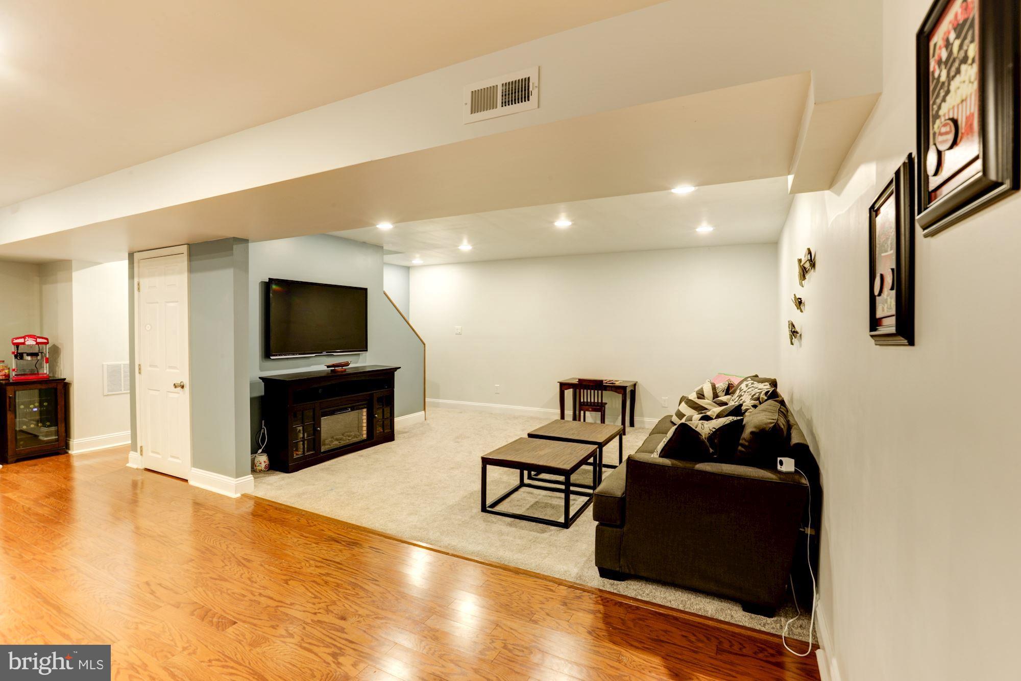 MONTCLAIR/COUNTRY CLUB - Residential