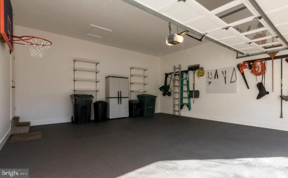 MONTCLAIR/COUNTRY CLUB - Residential