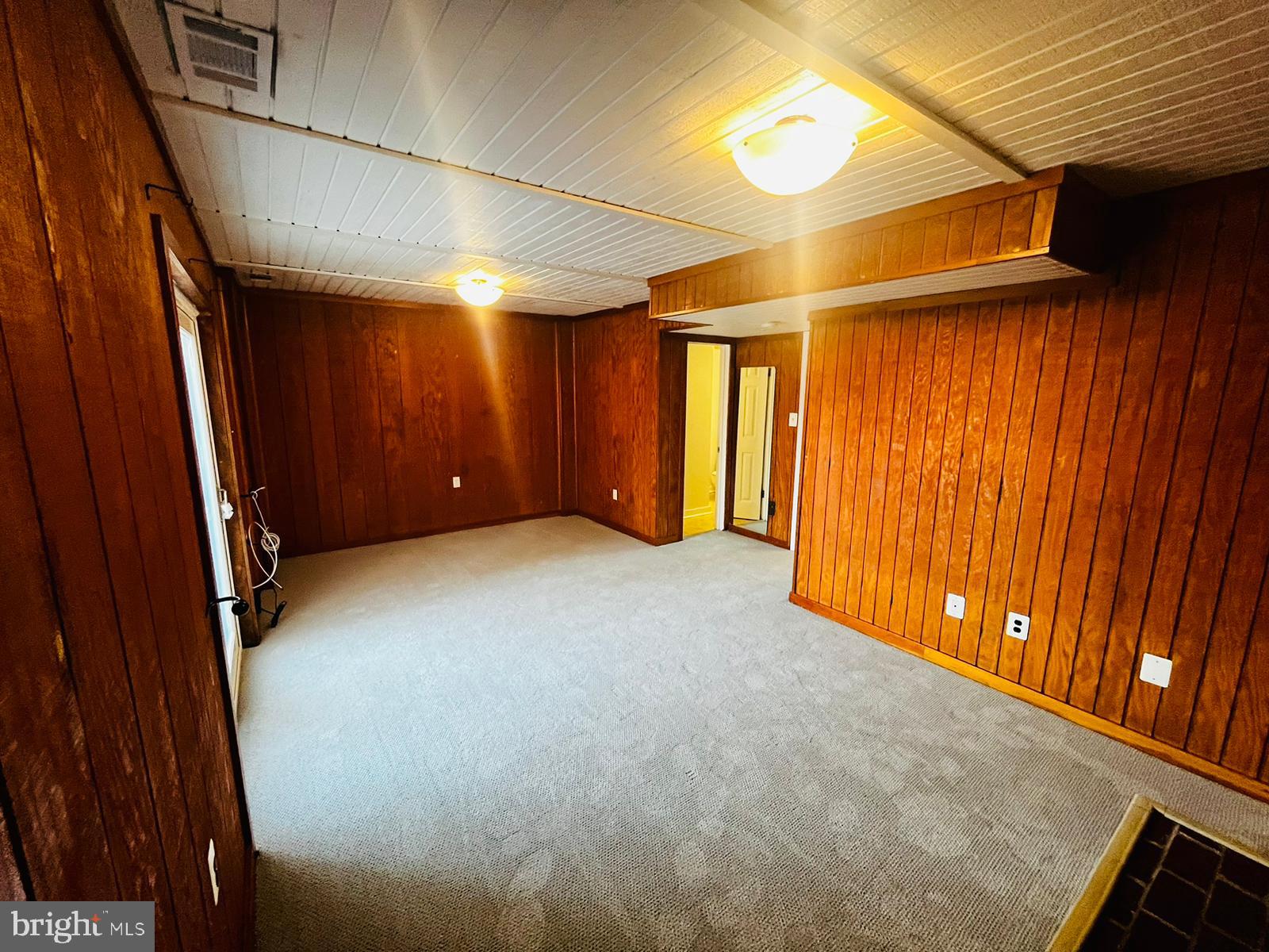 STRATHMEADE SQUARE - Residential Lease