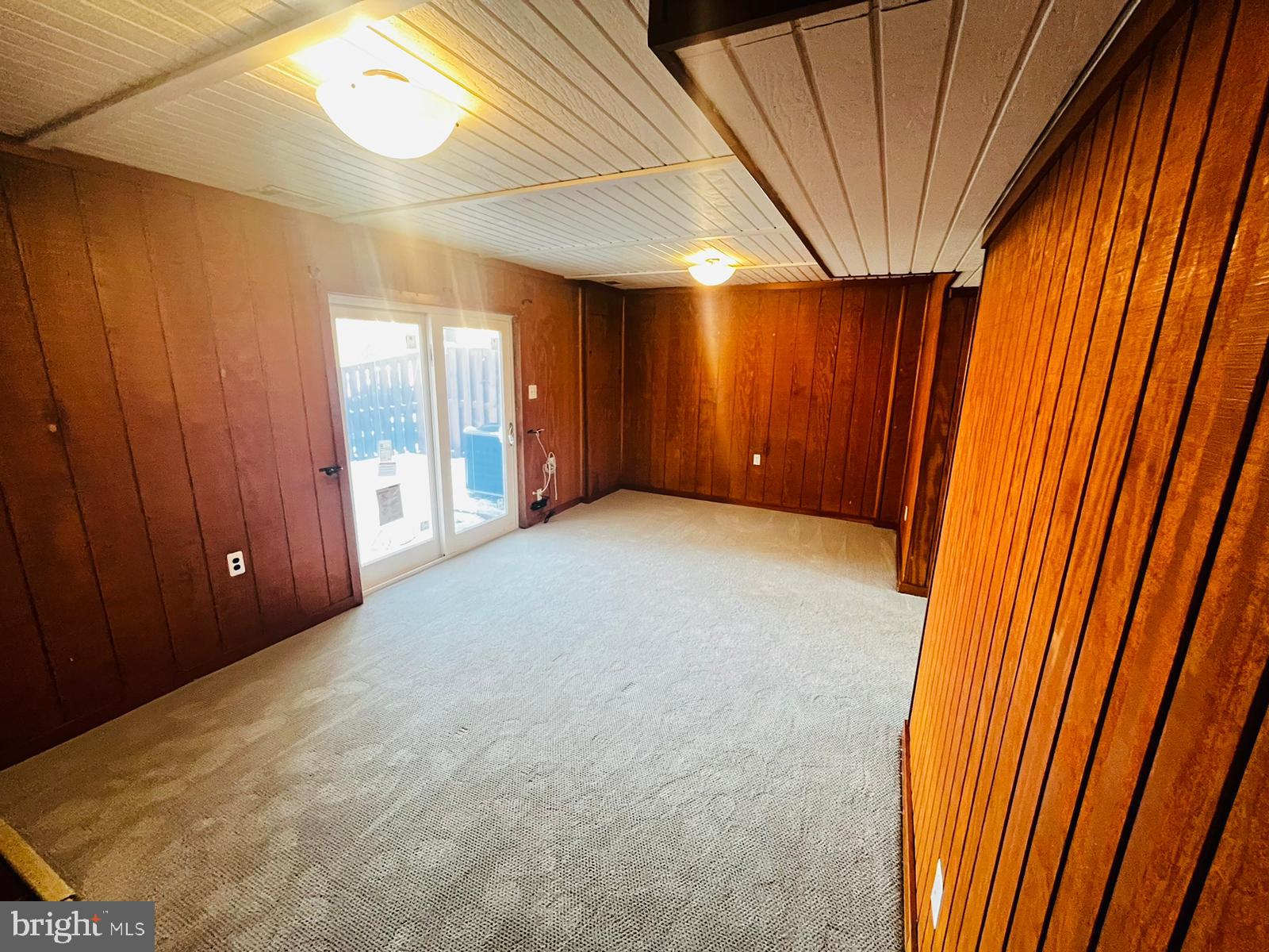 STRATHMEADE SQUARE - Residential Lease