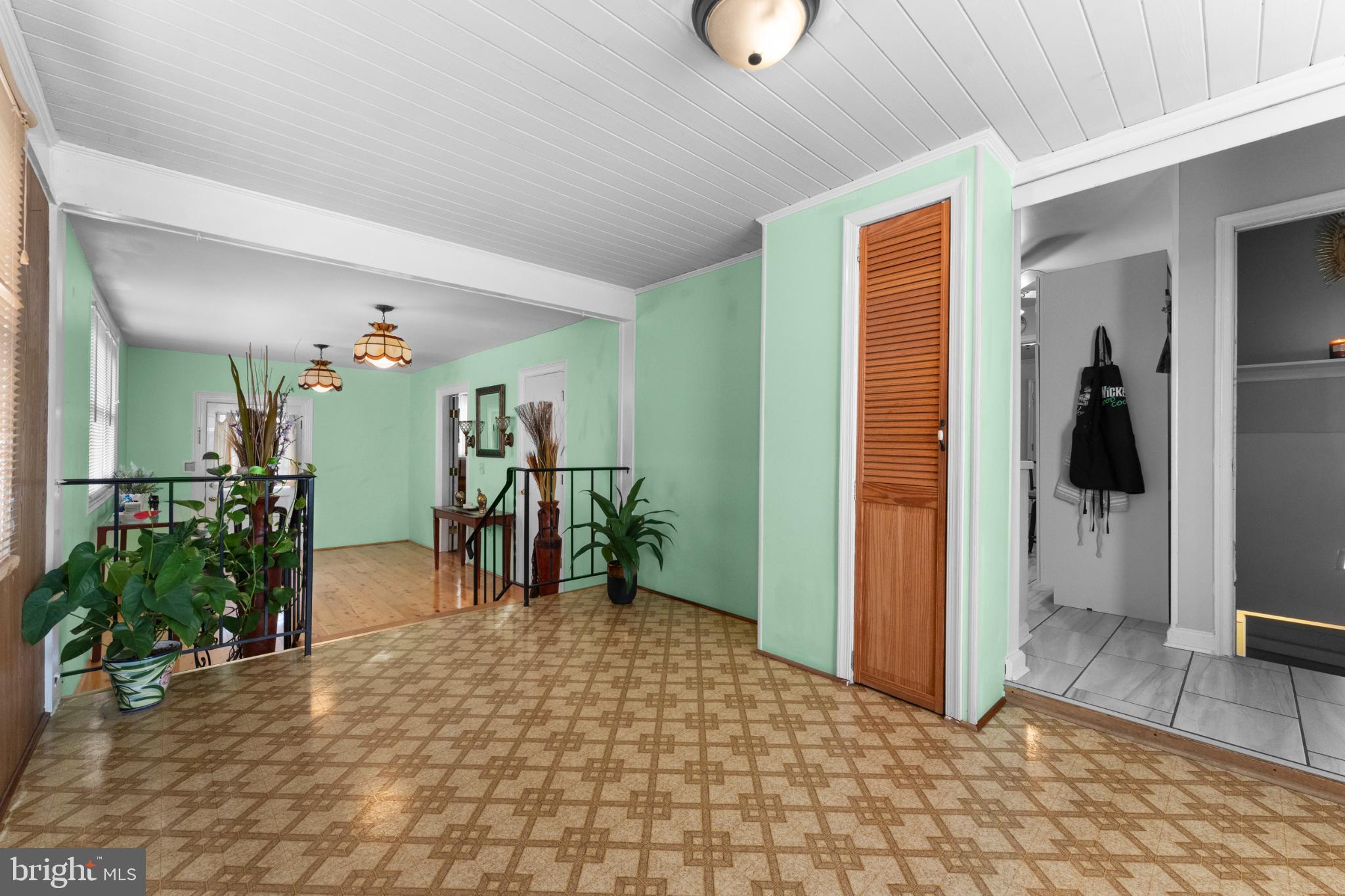 SAUNDERS - Residential