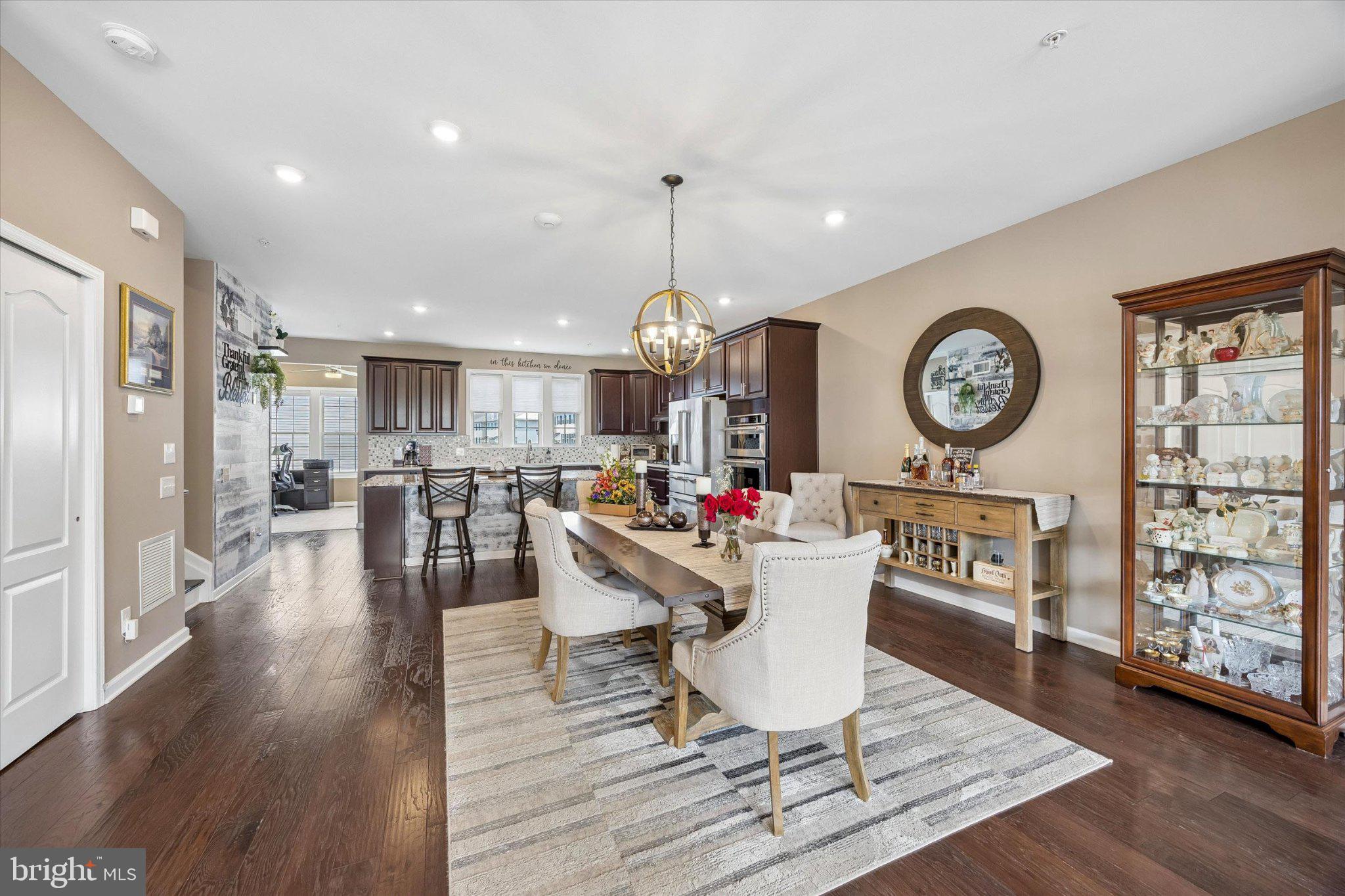 TALL OAKS - Residential