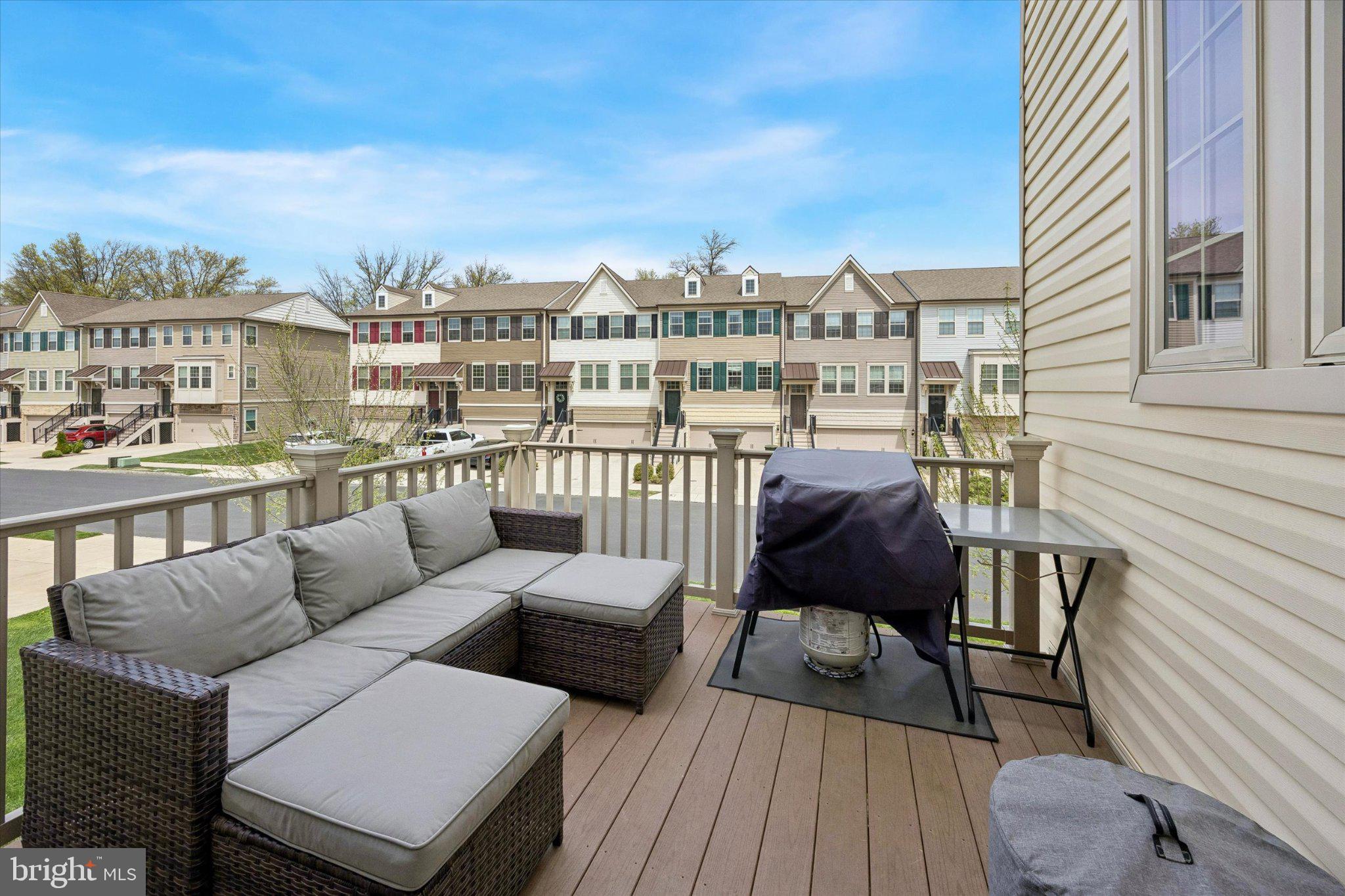TALL OAKS - Residential