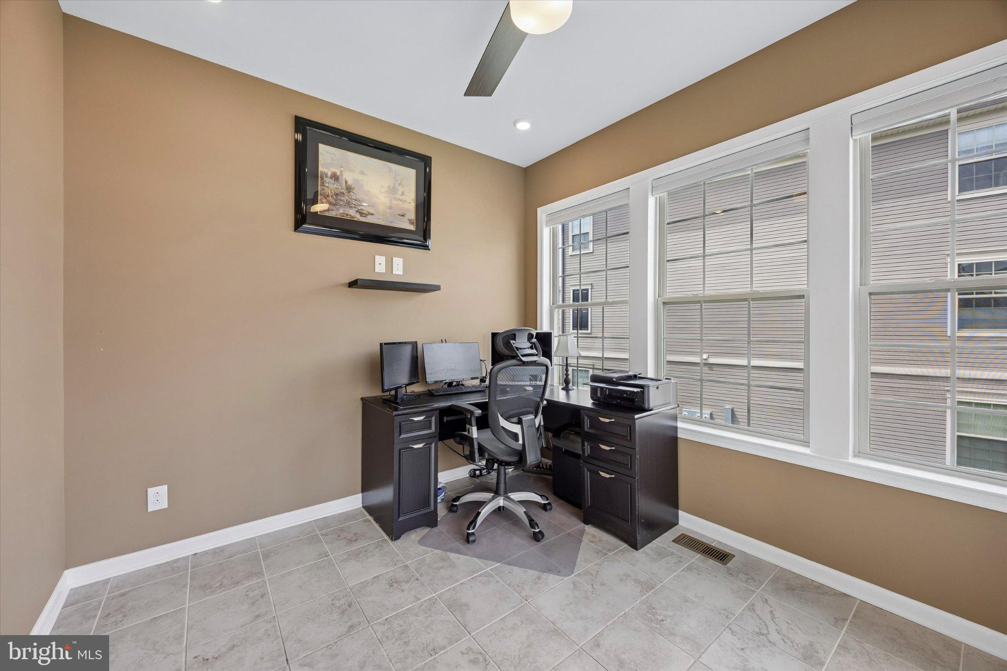 TALL OAKS - Residential