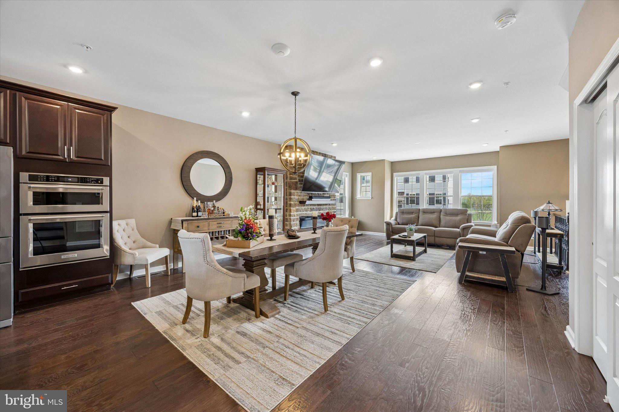 TALL OAKS - Residential