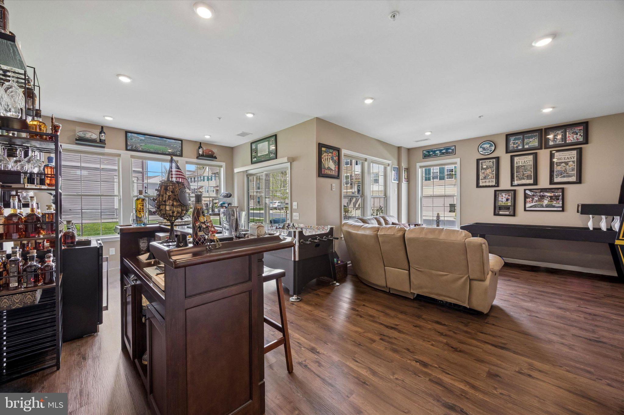 TALL OAKS - Residential