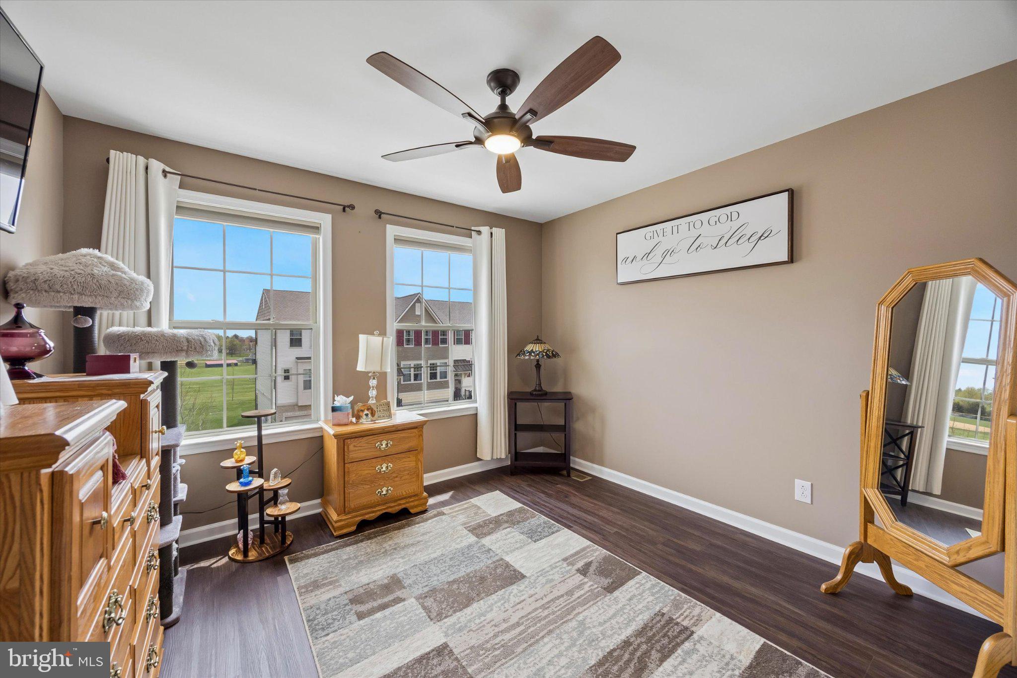 TALL OAKS - Residential