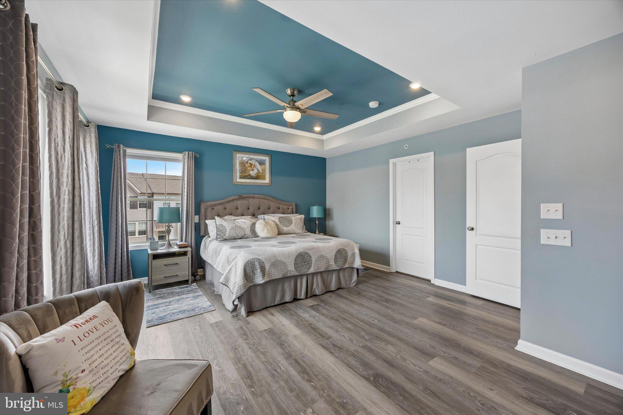 TALL OAKS - Residential