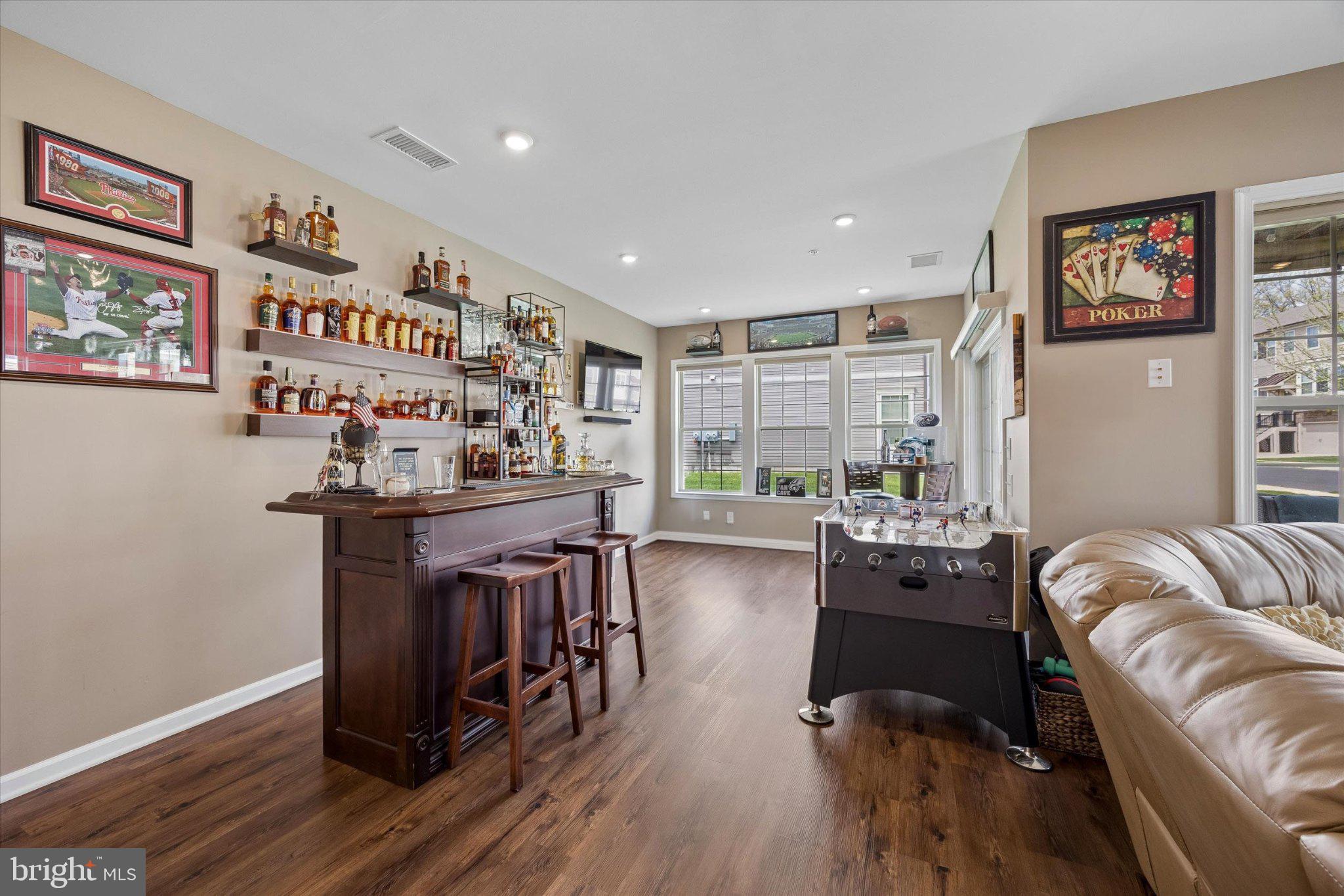 TALL OAKS - Residential