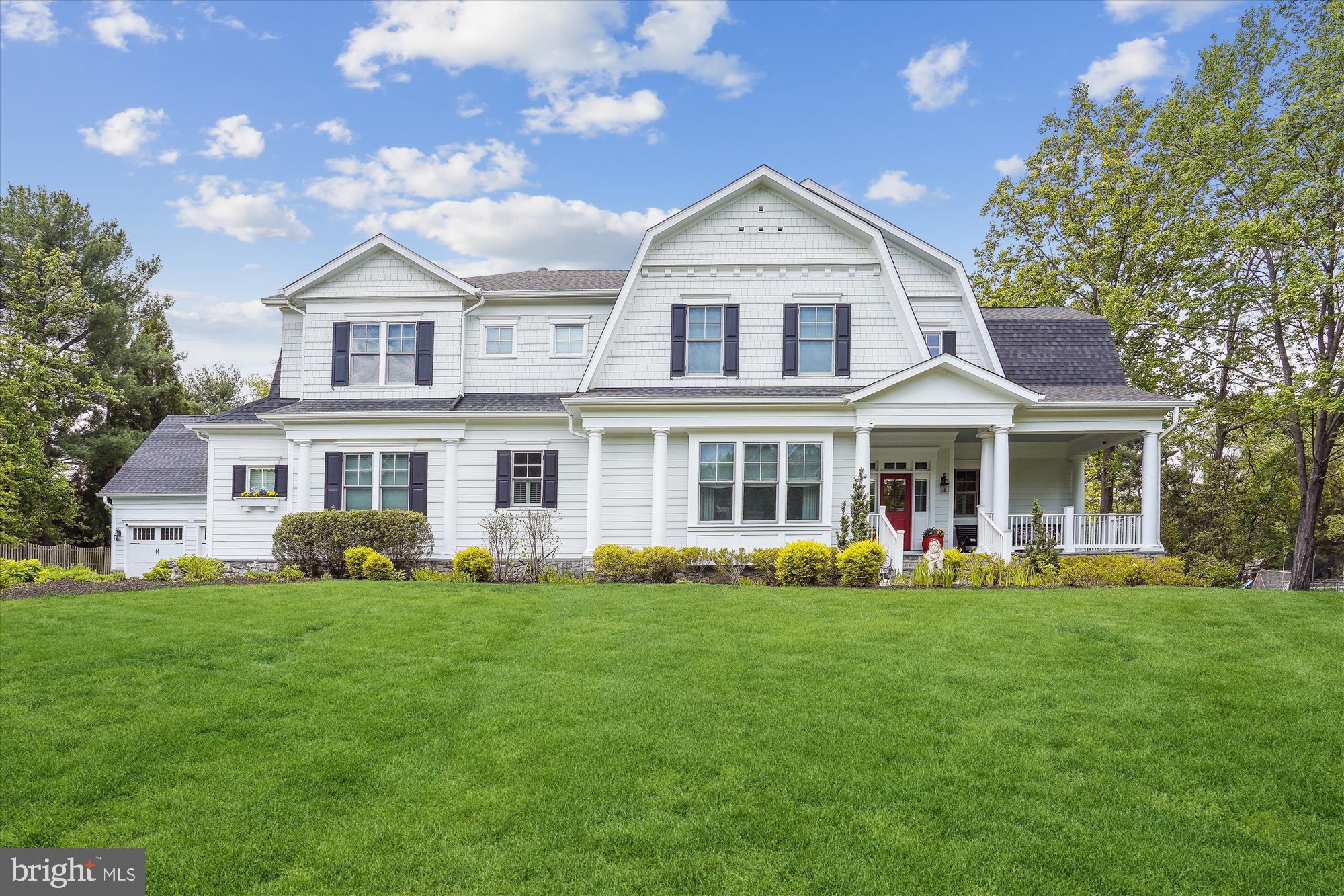 MCLEAN ESTATES - Residential