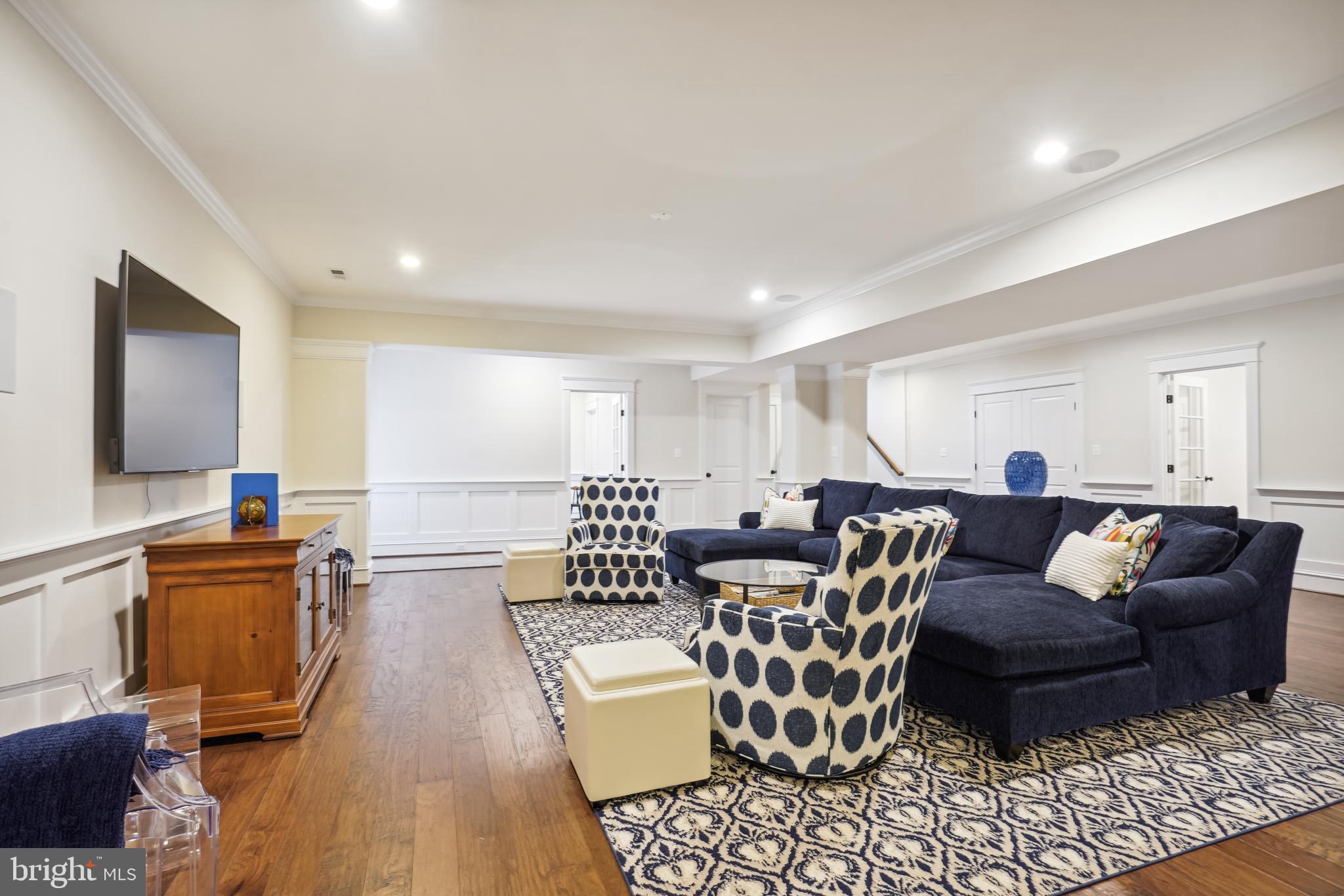 MCLEAN ESTATES - Residential