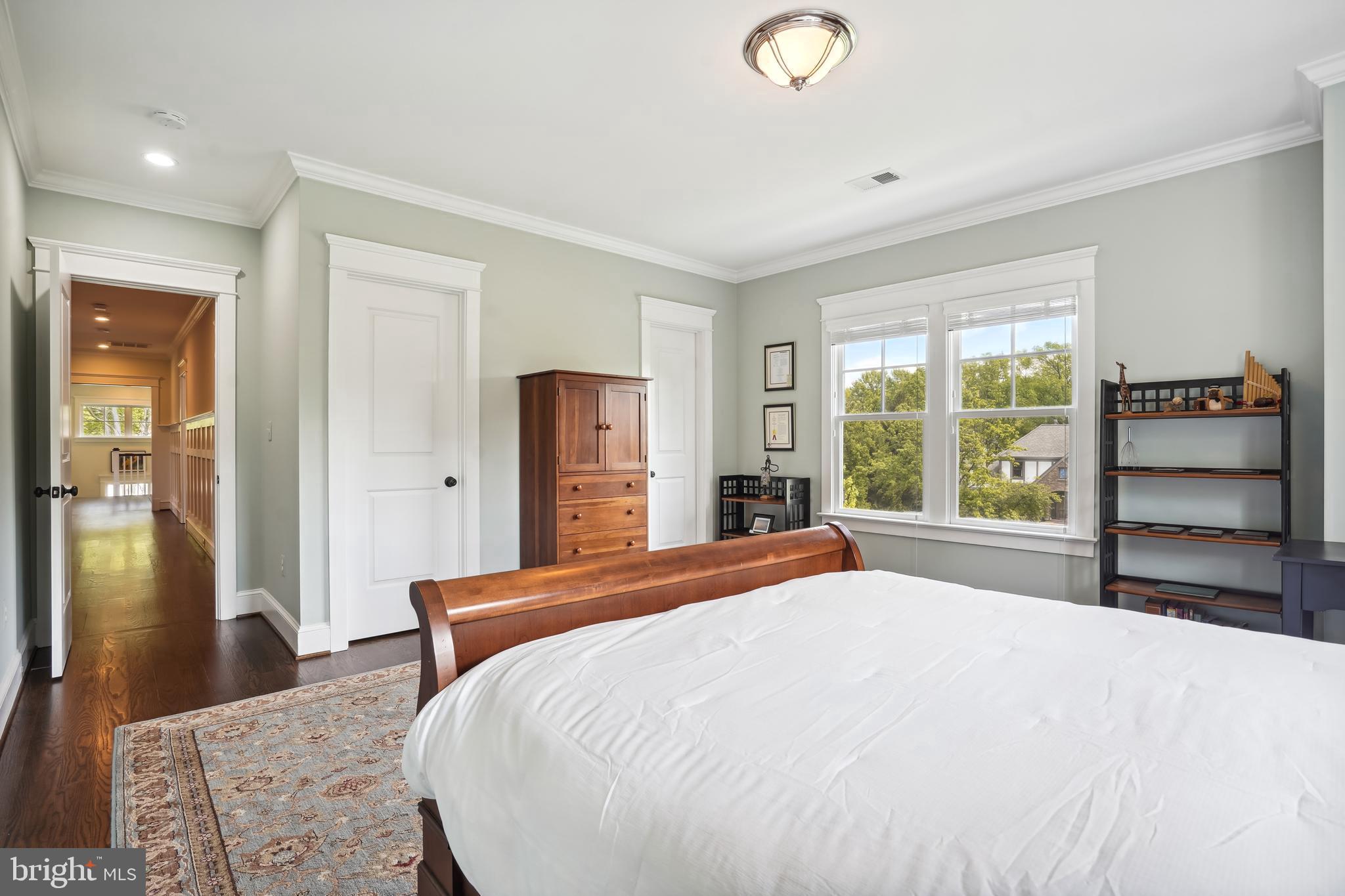 MCLEAN ESTATES - Residential