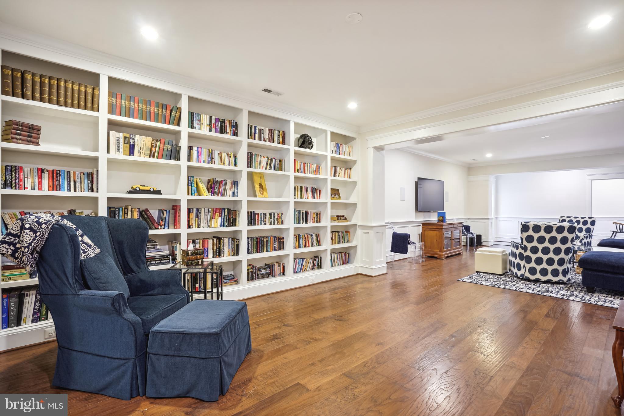 MCLEAN ESTATES - Residential