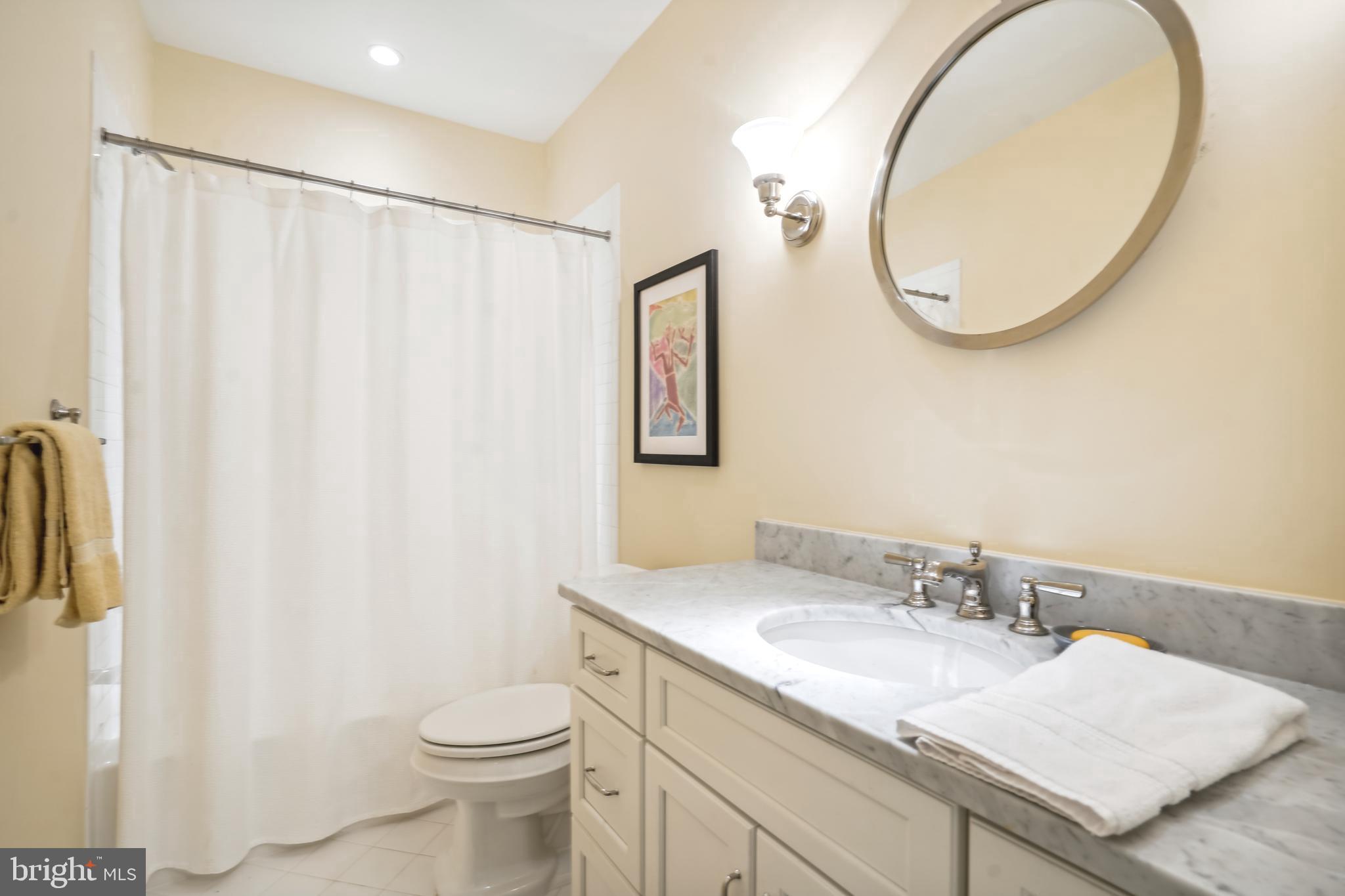 MCLEAN ESTATES - Residential