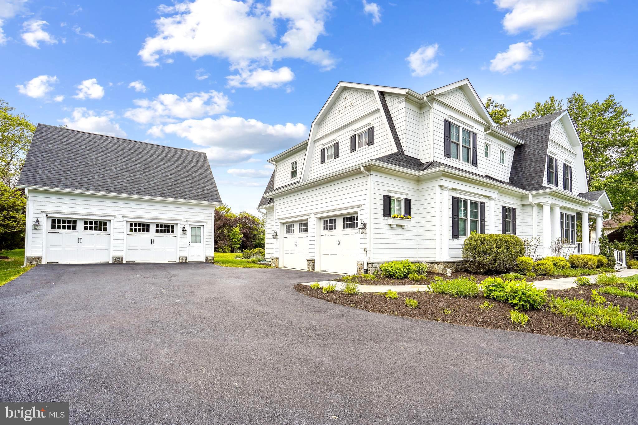 MCLEAN ESTATES - Residential