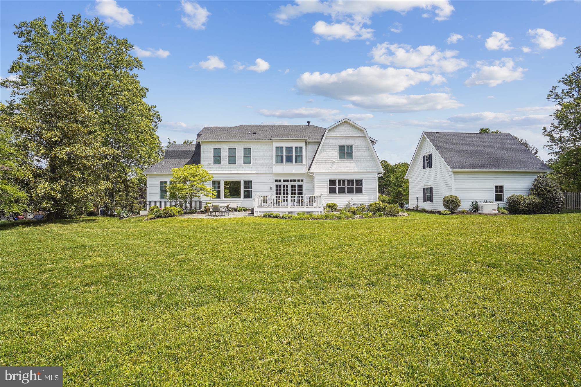 MCLEAN ESTATES - Residential