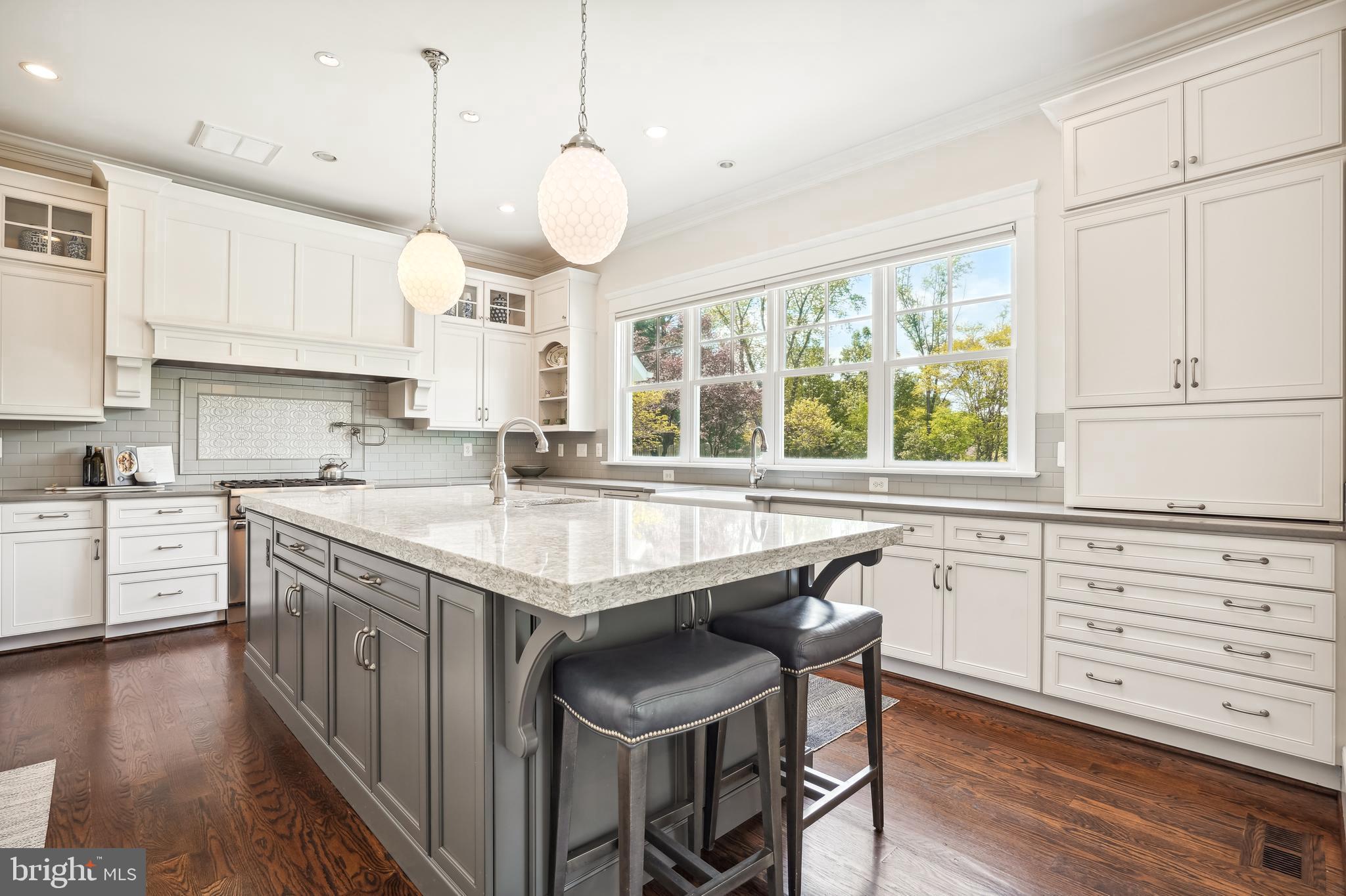 MCLEAN ESTATES - Residential