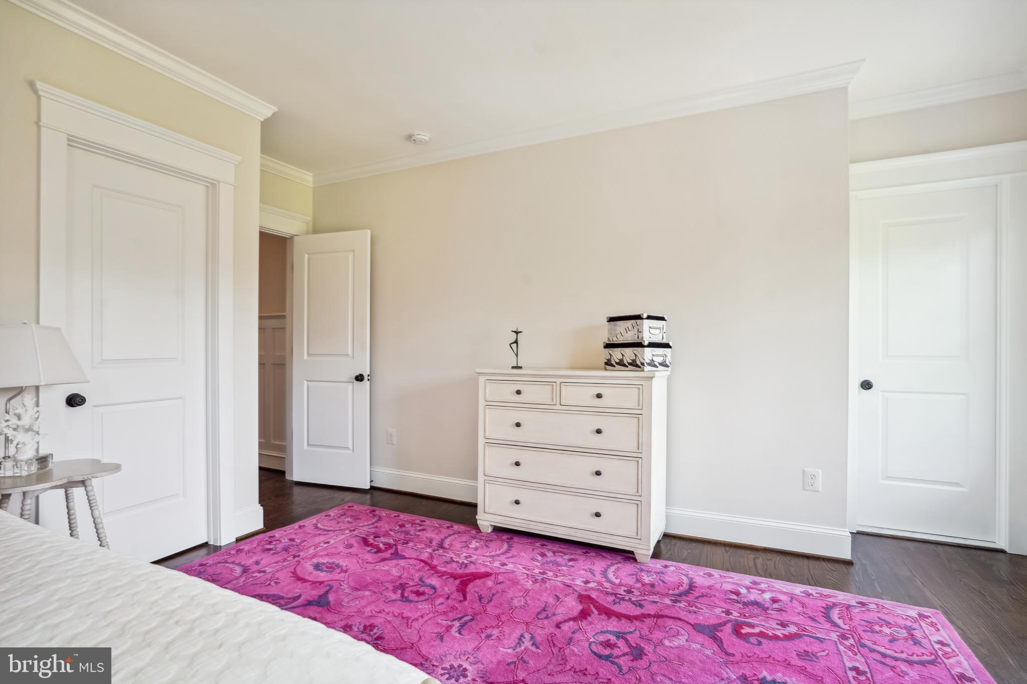 MCLEAN ESTATES - Residential