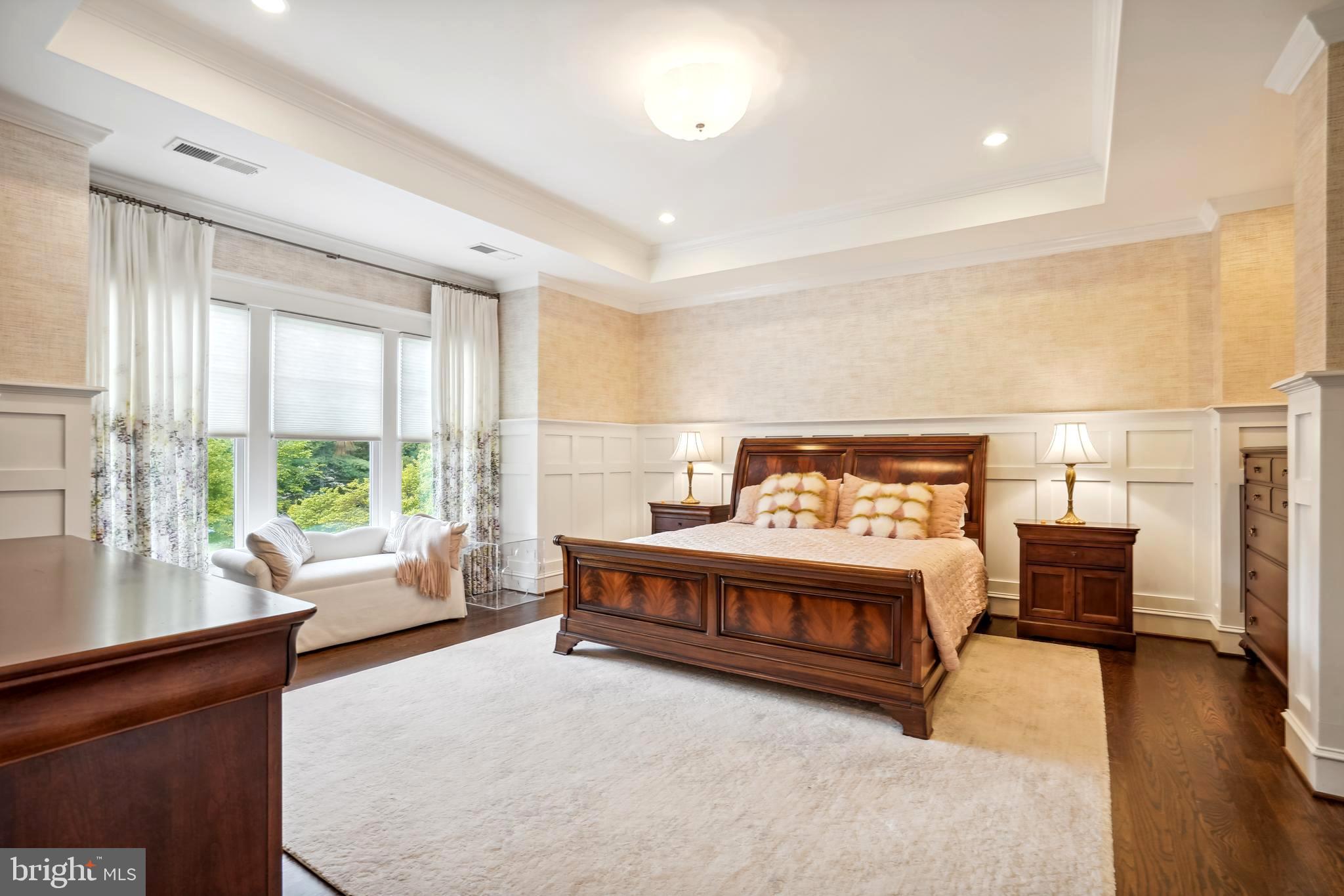 MCLEAN ESTATES - Residential