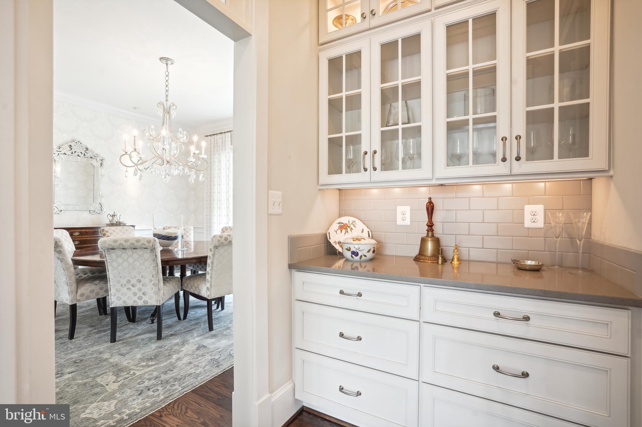 MCLEAN ESTATES - Residential