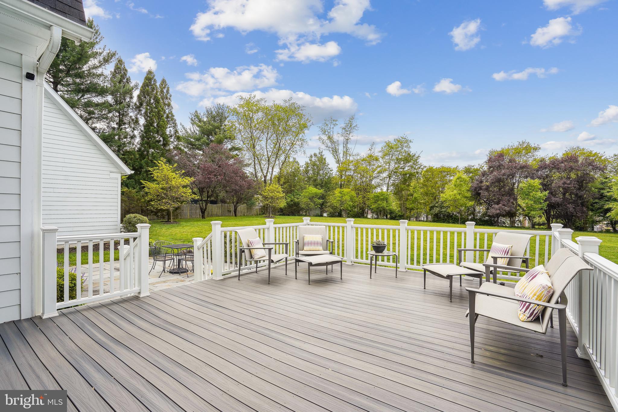 MCLEAN ESTATES - Residential