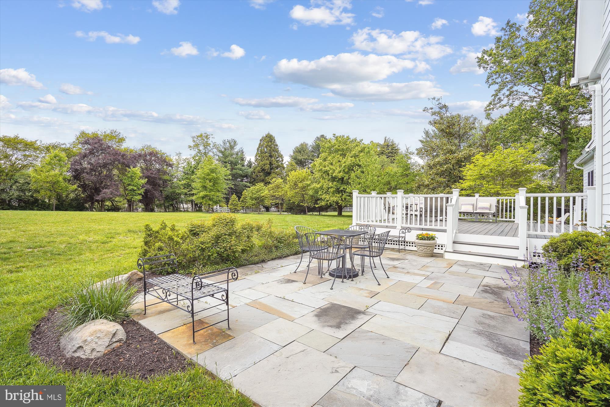 MCLEAN ESTATES - Residential