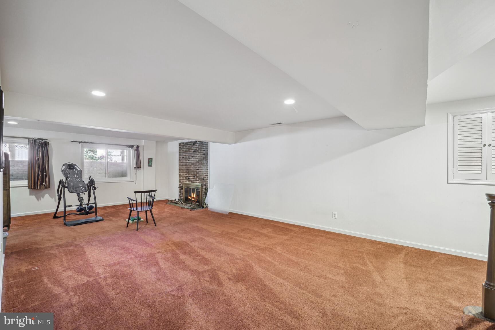 CHAIN BRIDGE FOREST - Residential