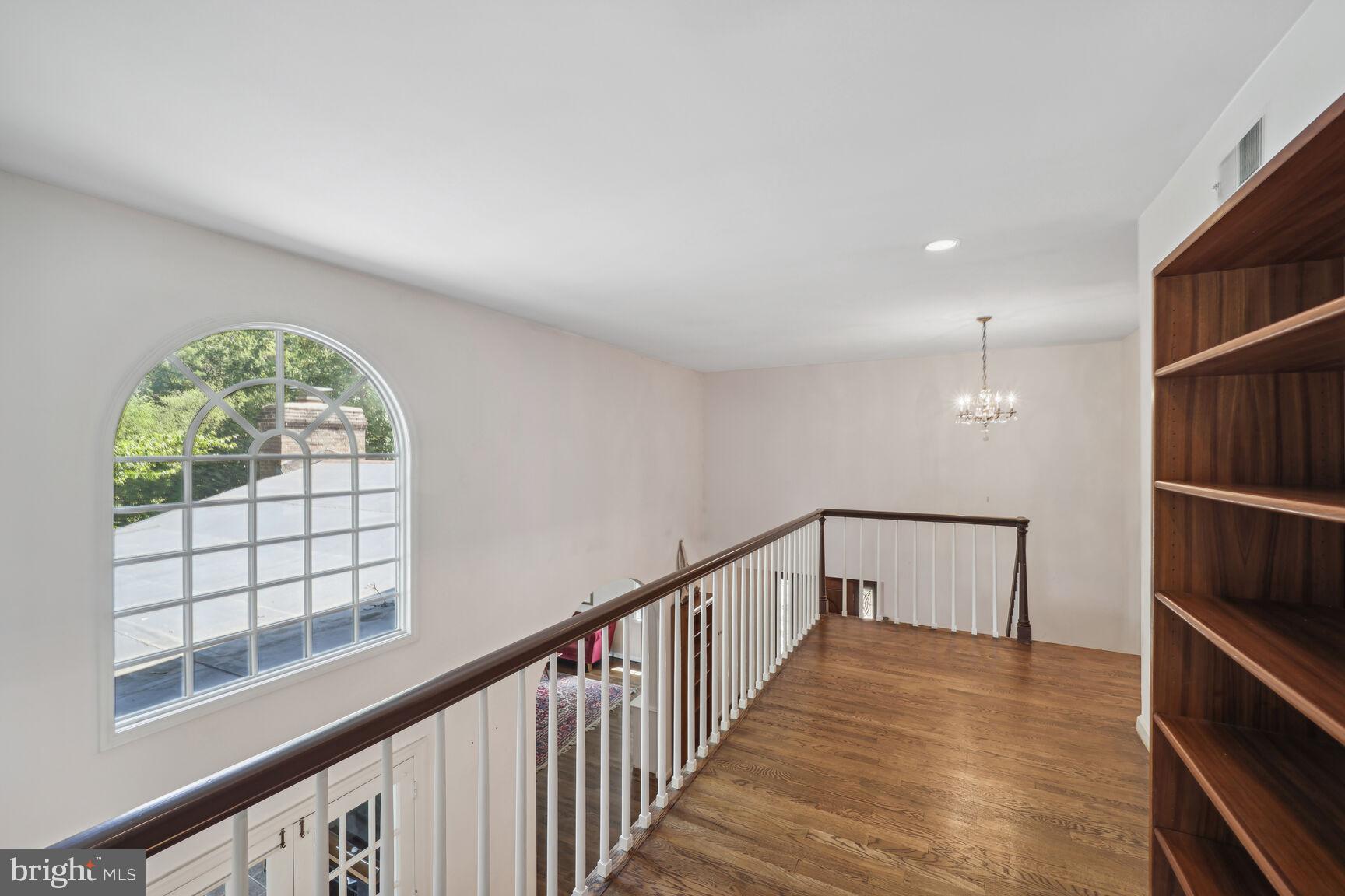 CHAIN BRIDGE FOREST - Residential