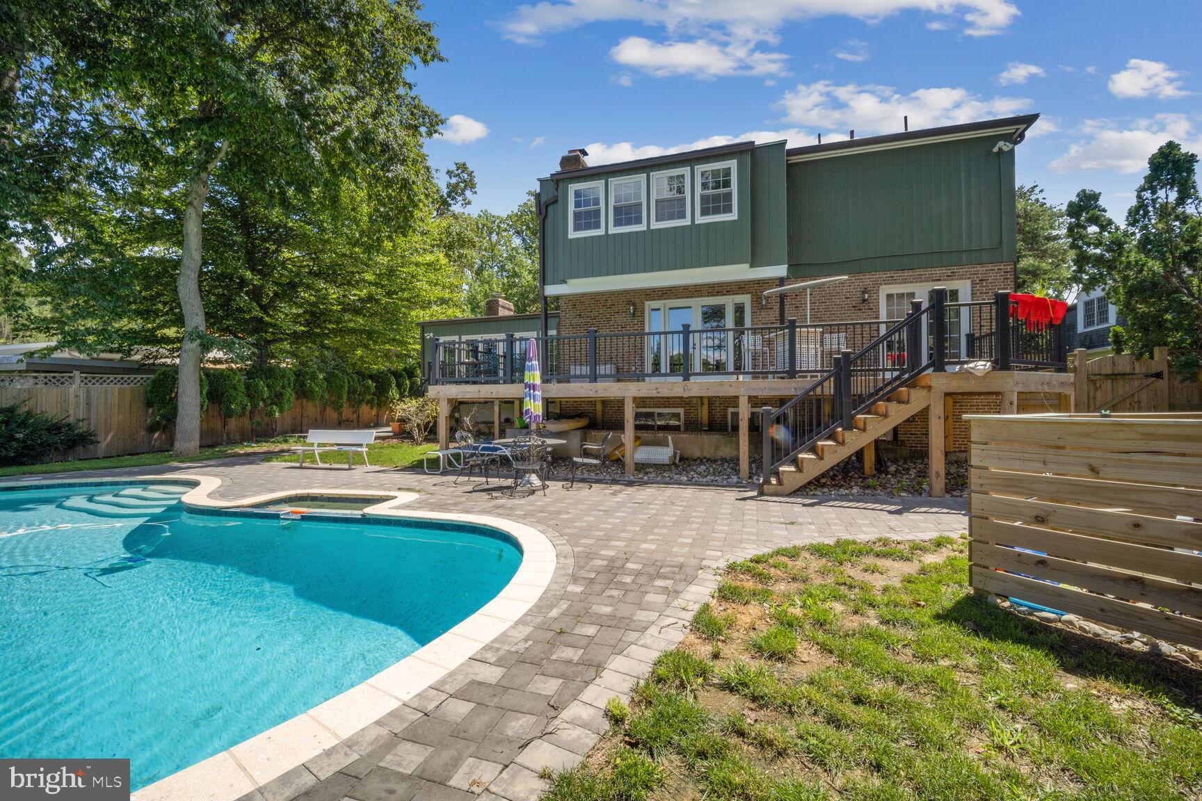 CHAIN BRIDGE FOREST - Residential