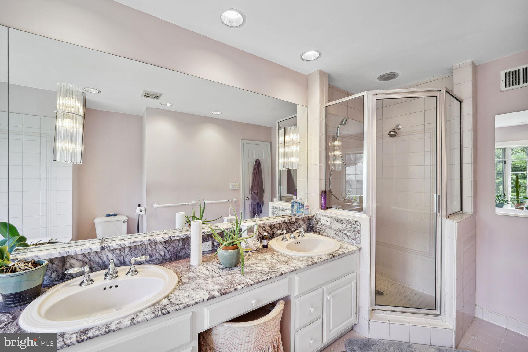 CHAIN BRIDGE FOREST - Residential