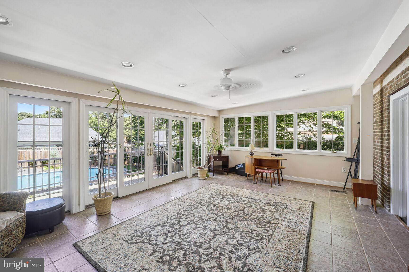 CHAIN BRIDGE FOREST - Residential