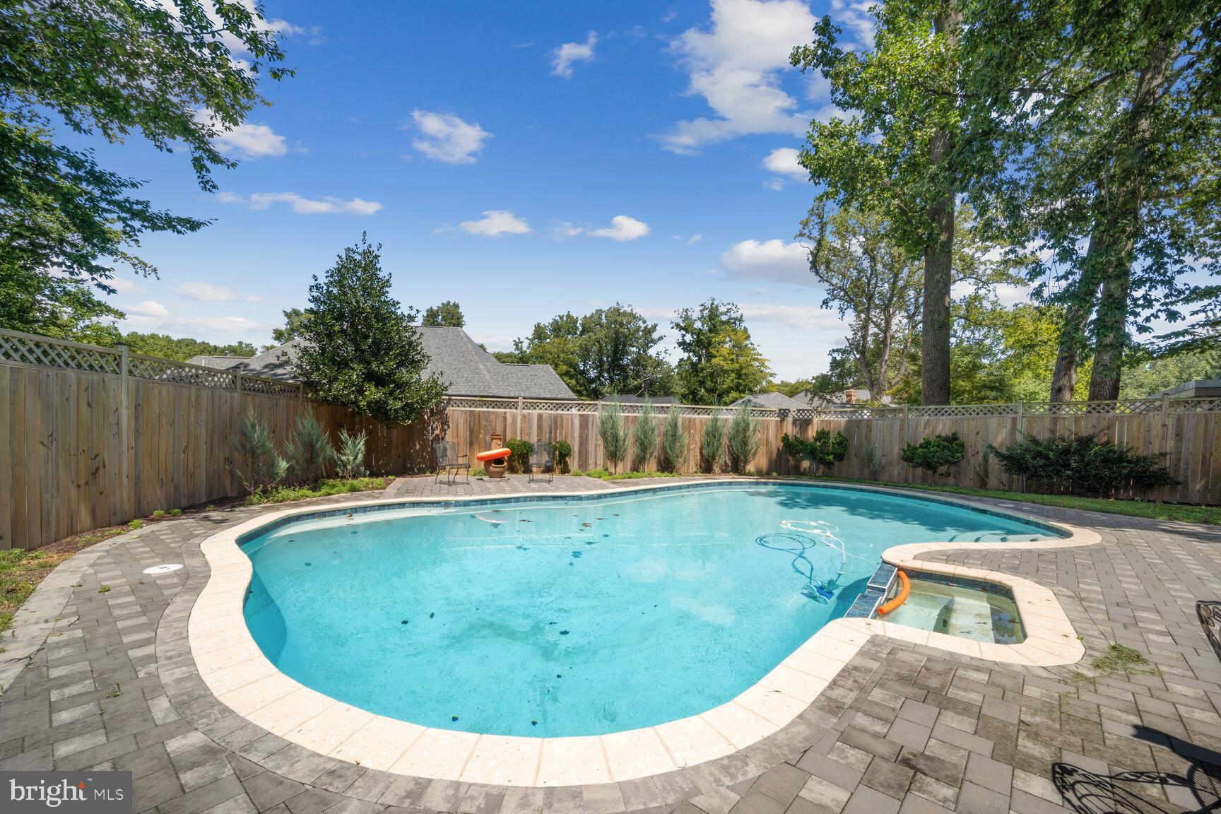 CHAIN BRIDGE FOREST - Residential