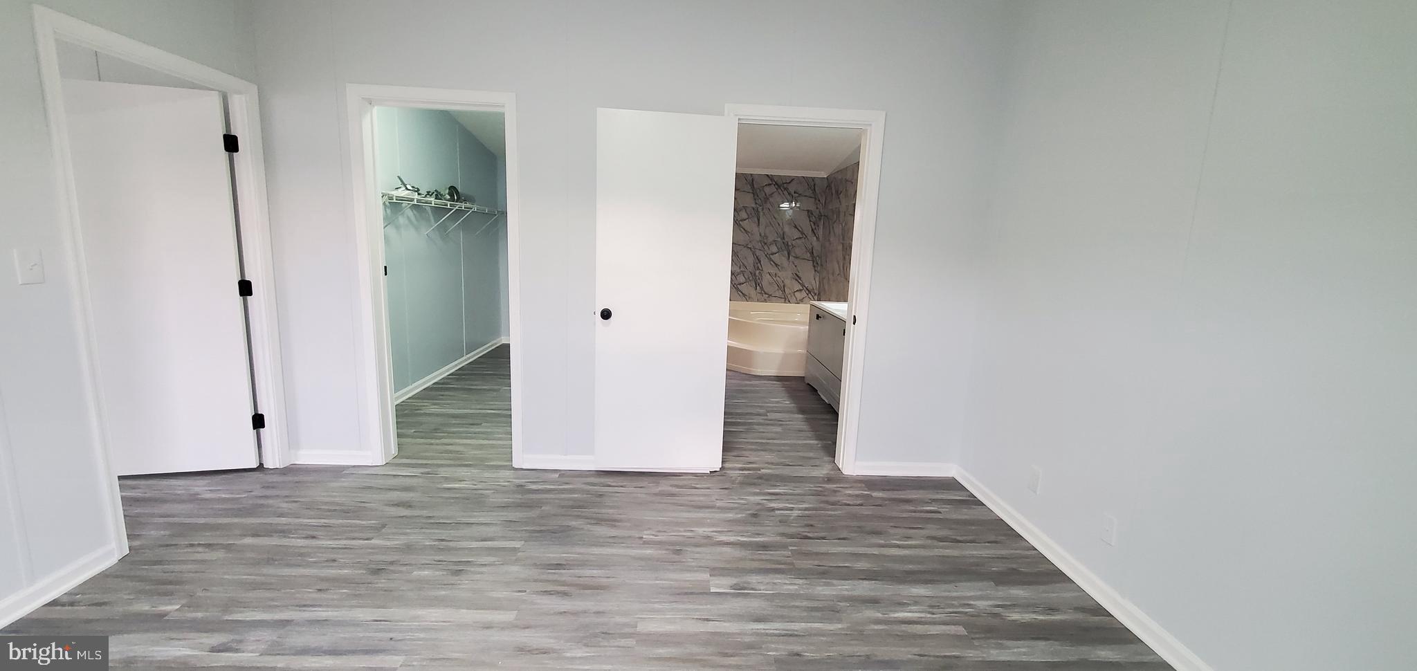 BUSH RIVER MANOR - Residential