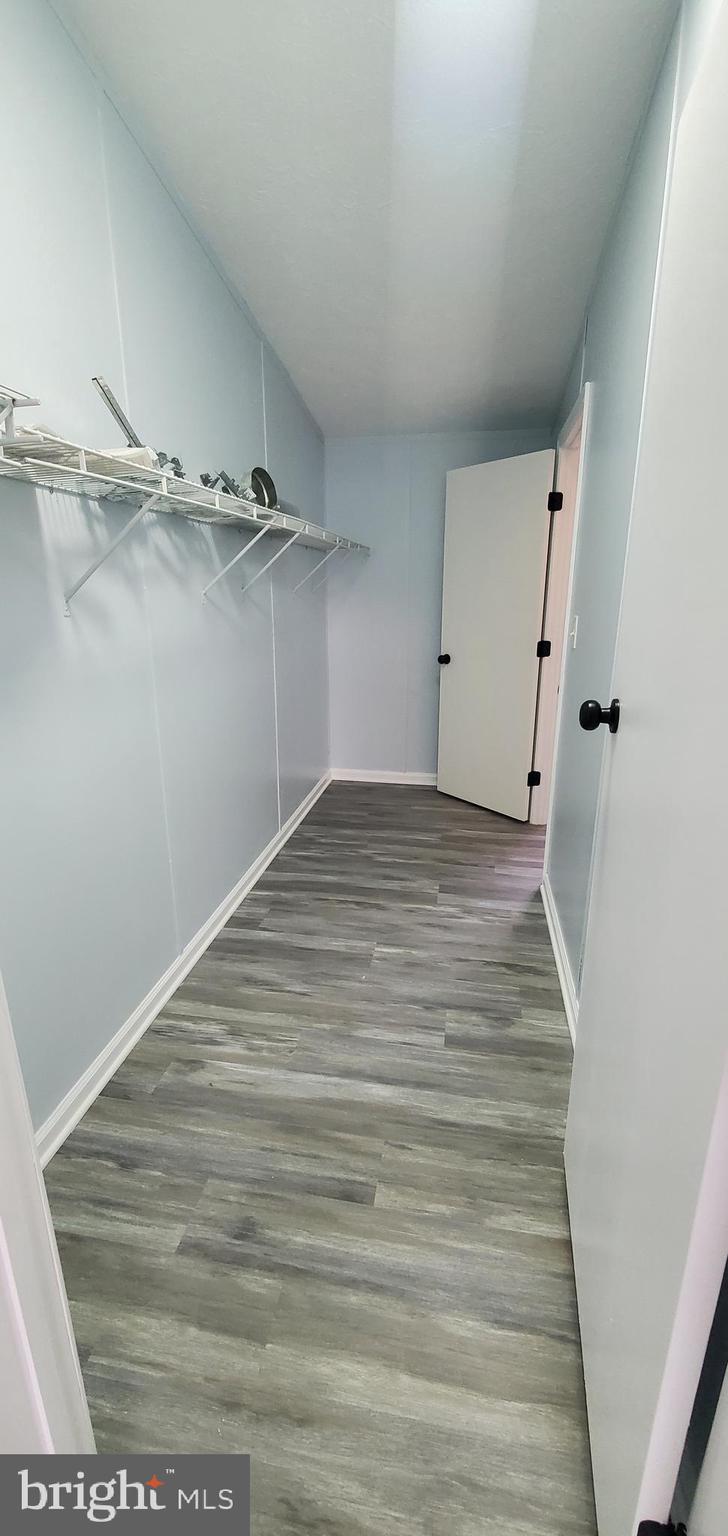 BUSH RIVER MANOR - Residential