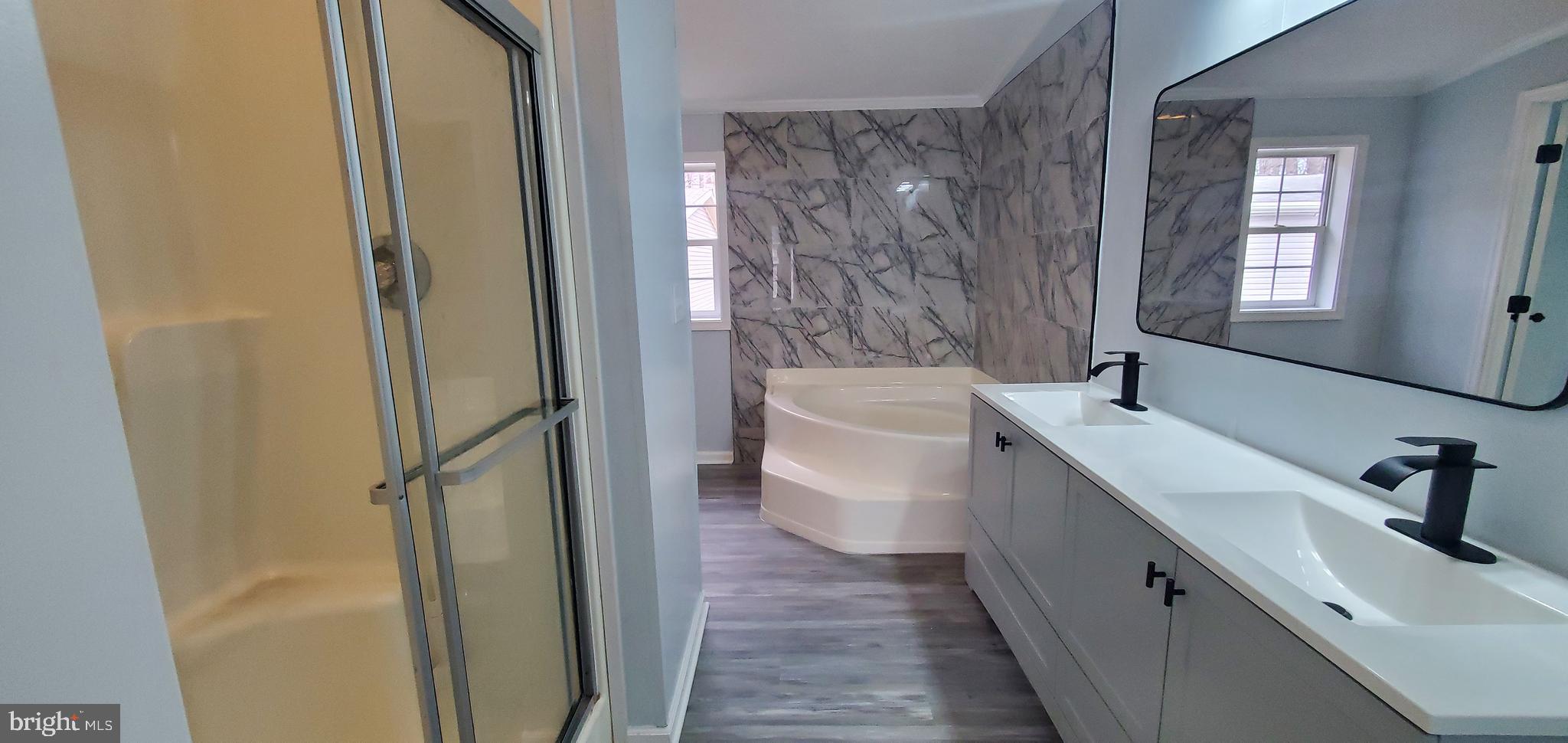 BUSH RIVER MANOR - Residential