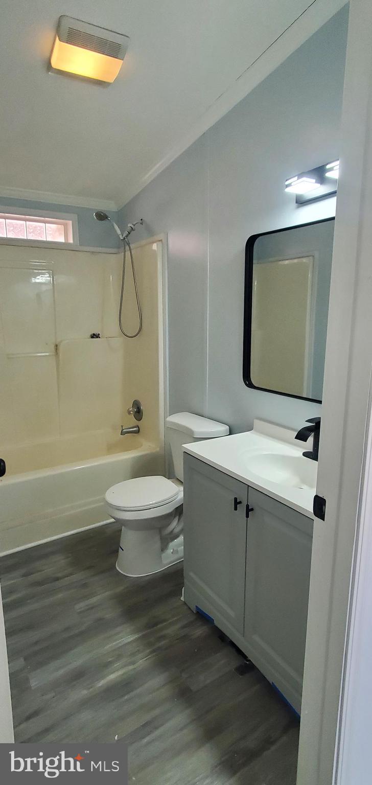 BUSH RIVER MANOR - Residential