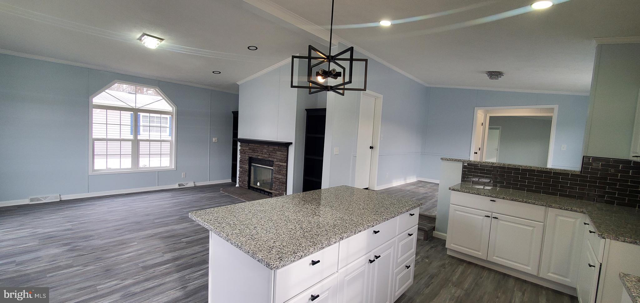 BUSH RIVER MANOR - Residential