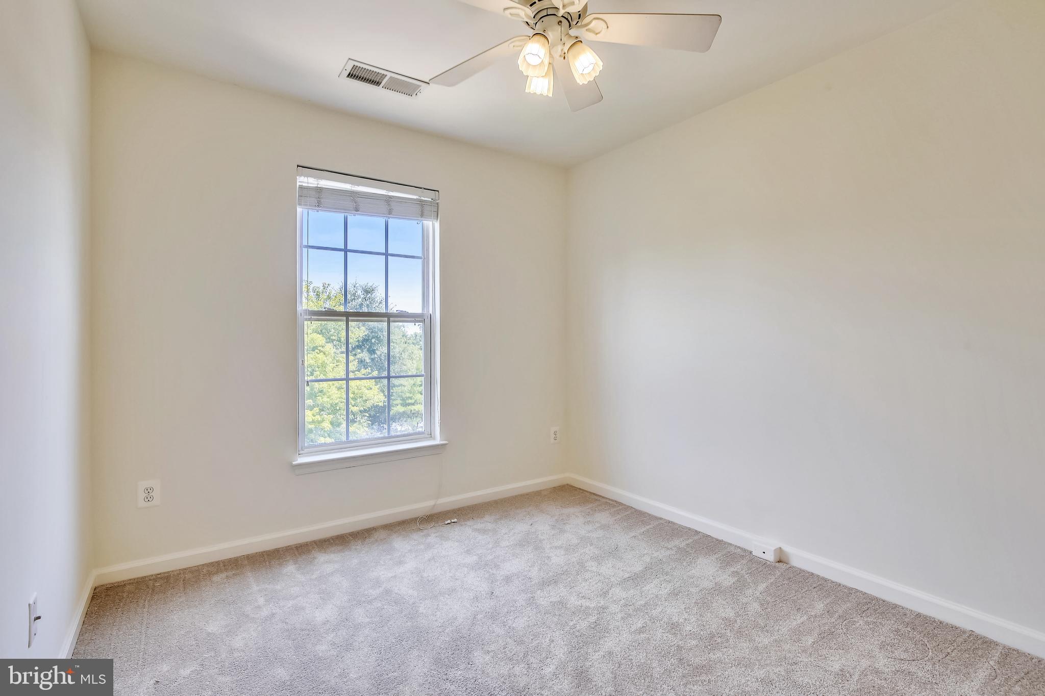 HUNTINGTON GROVE - Residential Lease