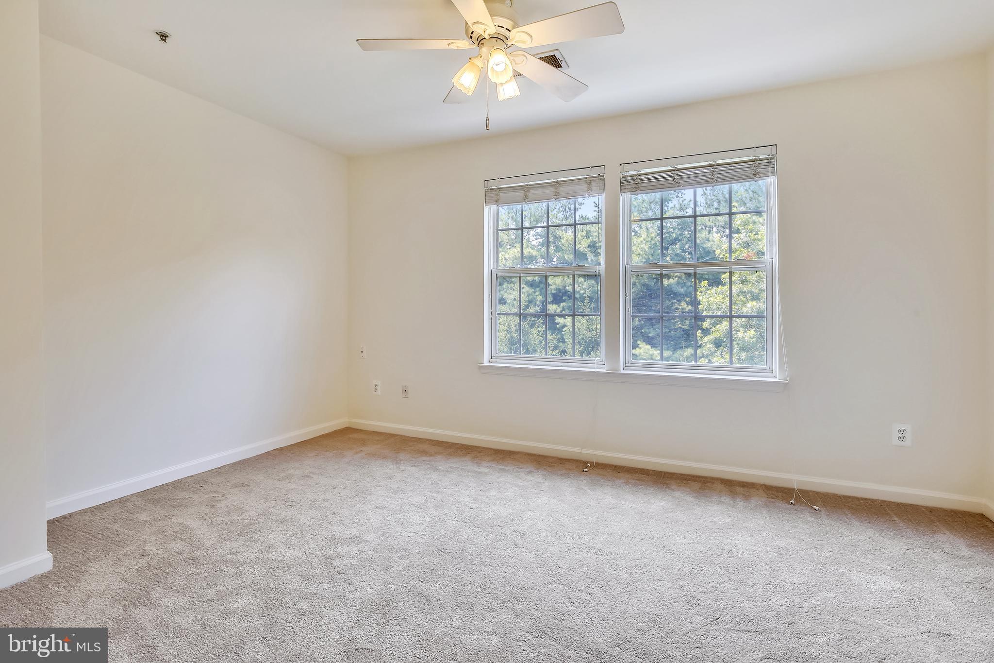 HUNTINGTON GROVE - Residential Lease