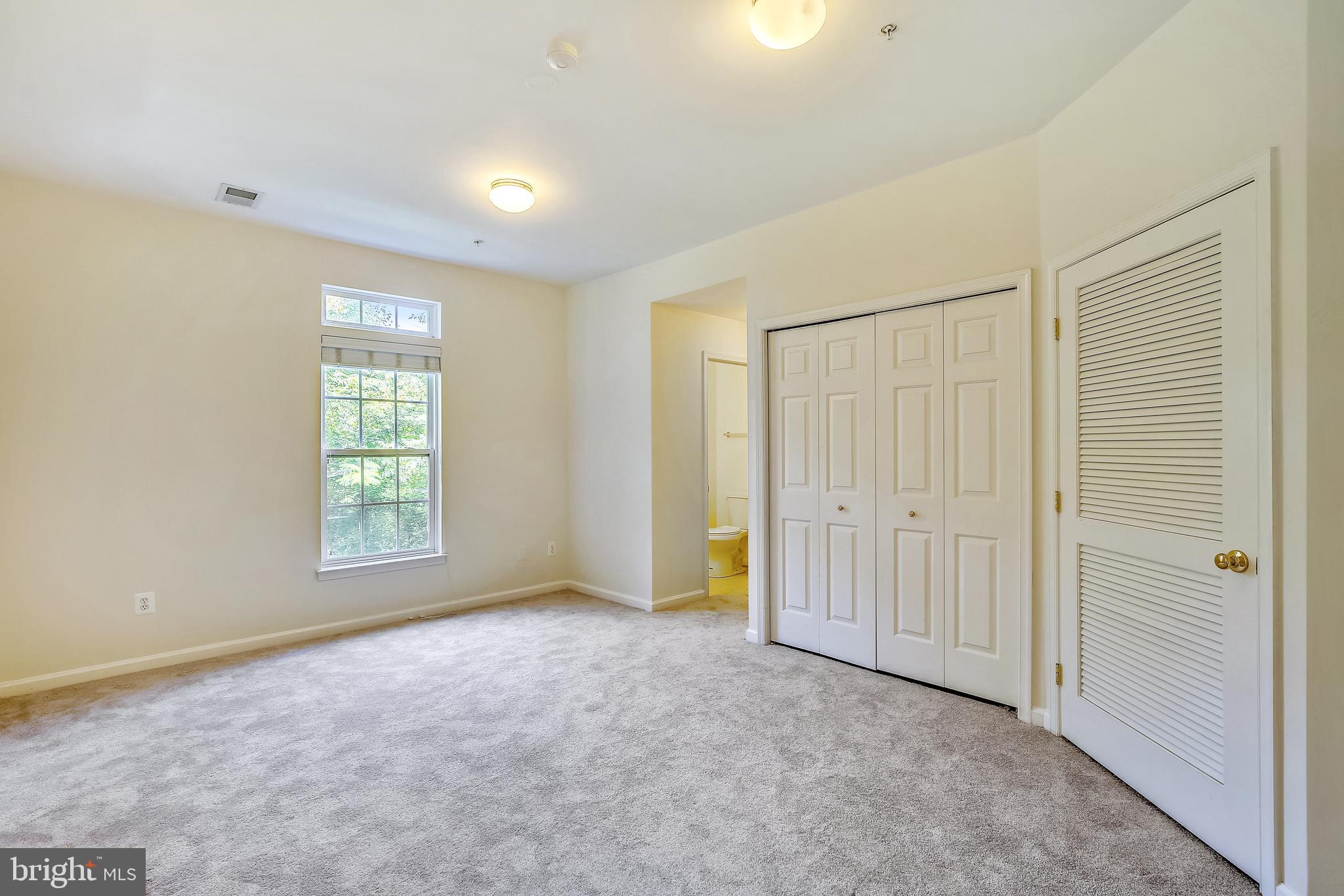 HUNTINGTON GROVE - Residential Lease