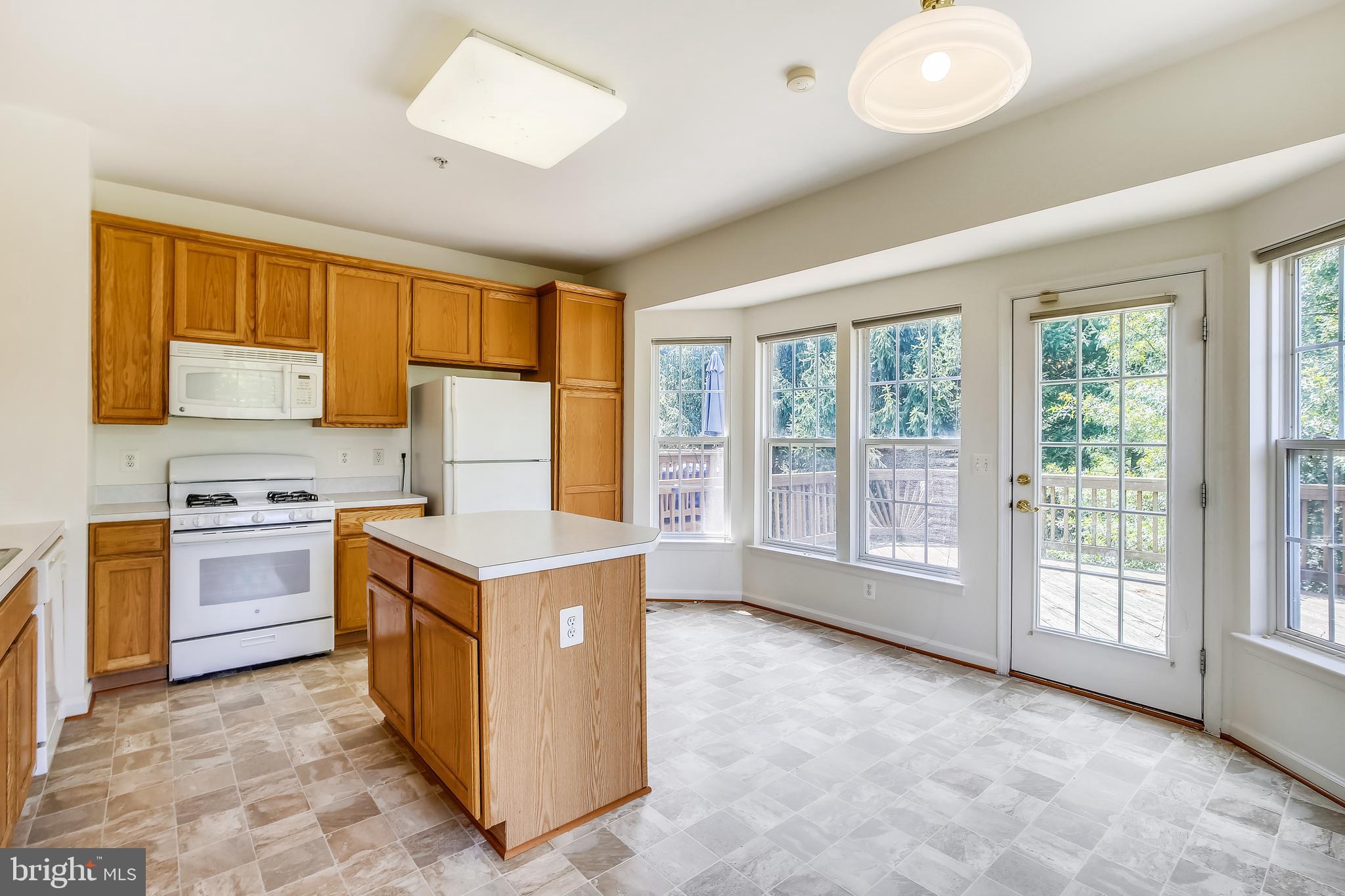 HUNTINGTON GROVE - Residential Lease