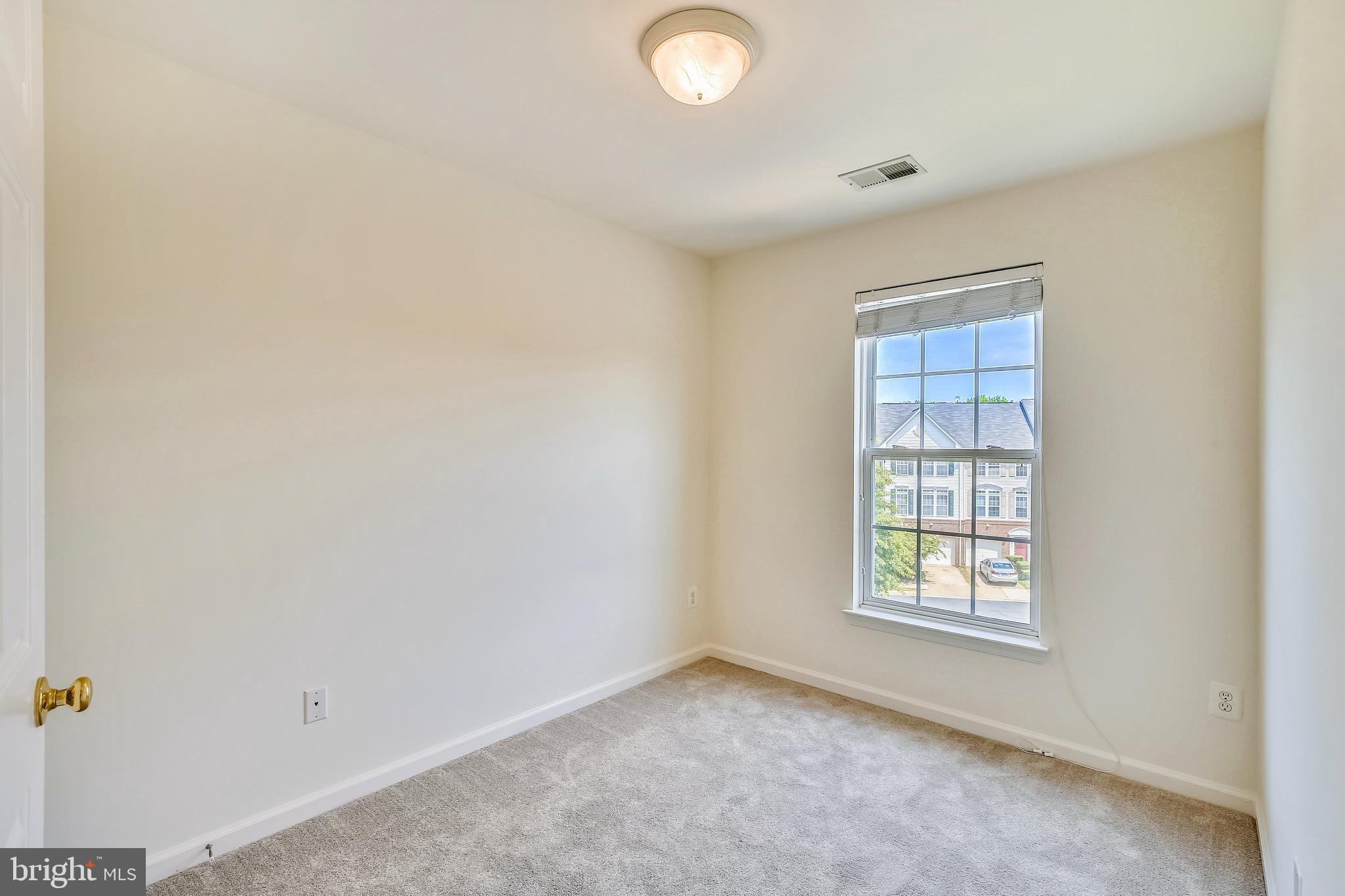 HUNTINGTON GROVE - Residential Lease