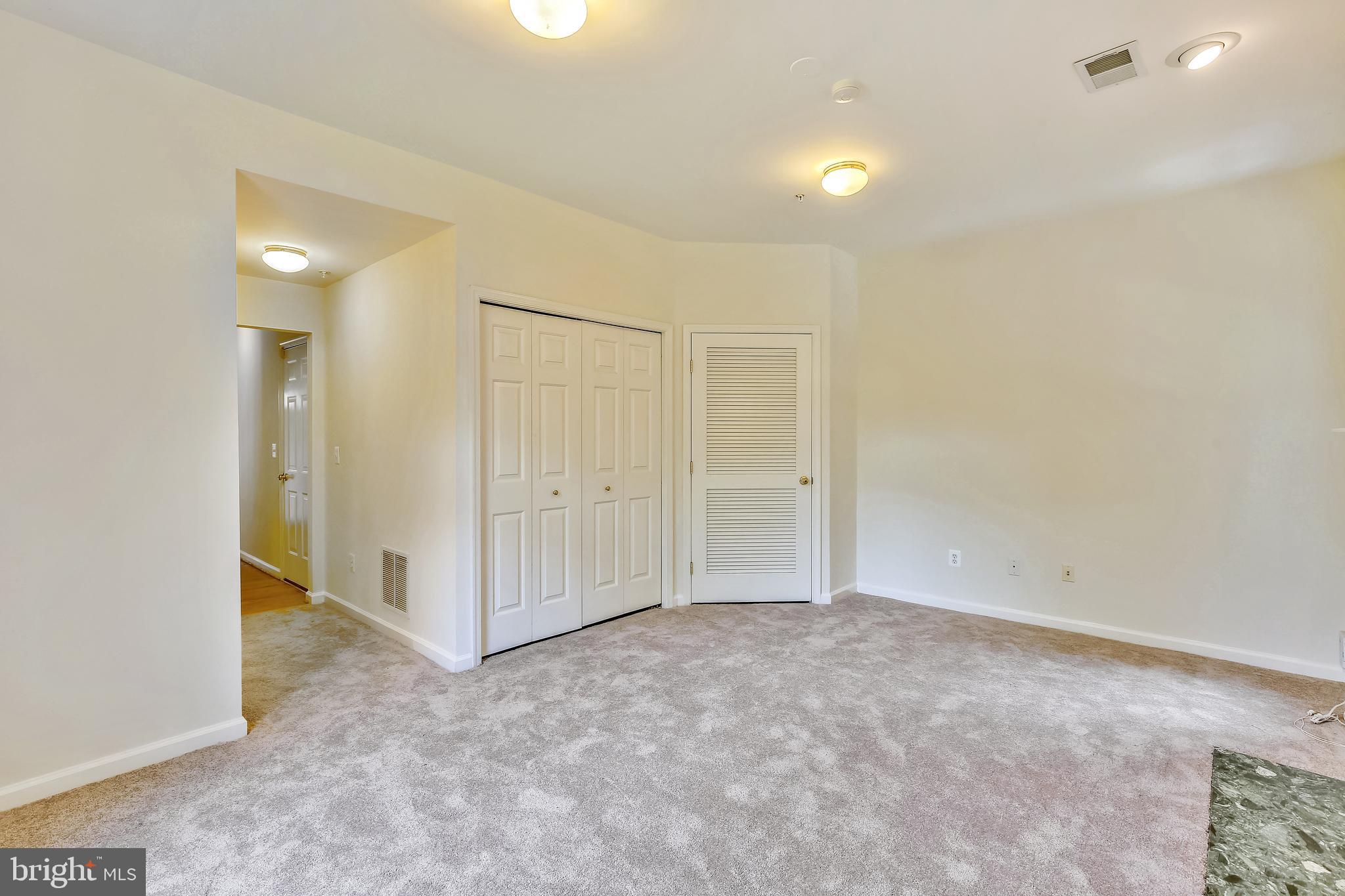 HUNTINGTON GROVE - Residential Lease