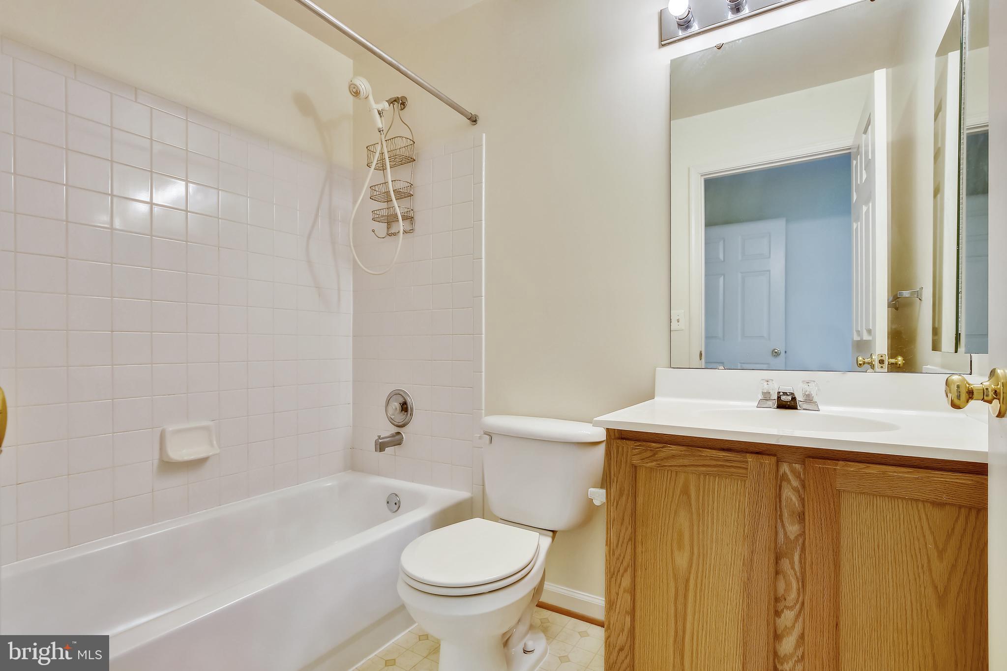 HUNTINGTON GROVE - Residential Lease