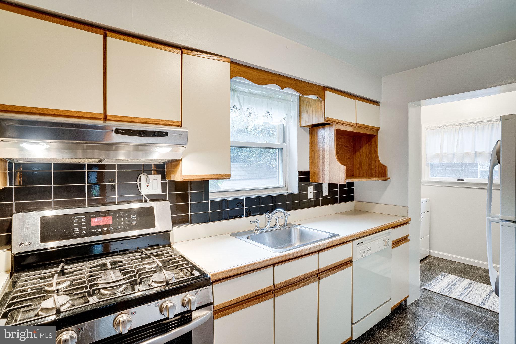 CHURCH COURTS - Residential