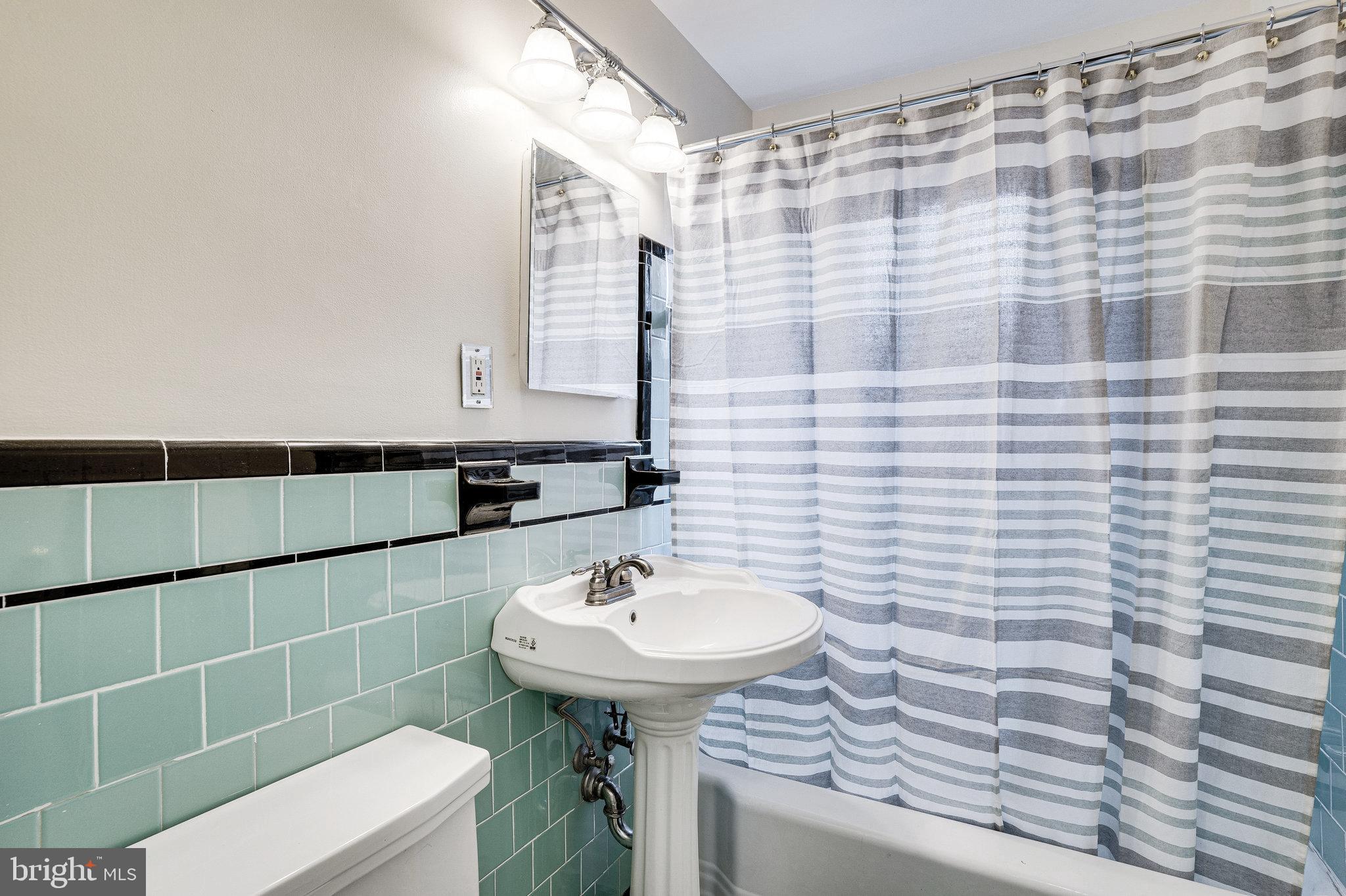 CHURCH COURTS - Residential