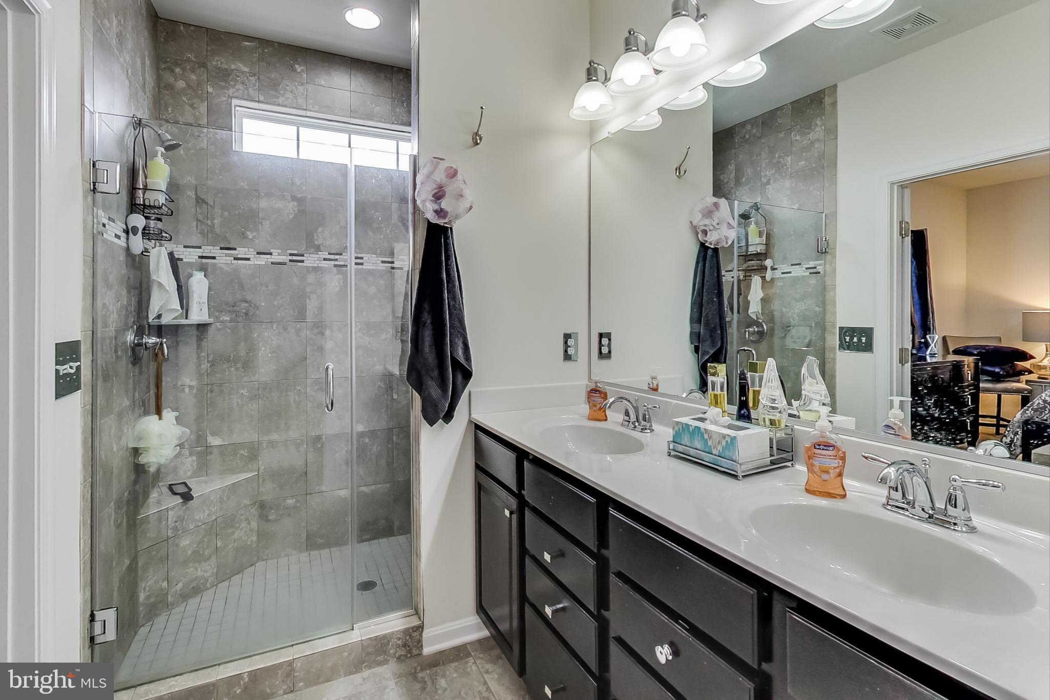 ADMIRALS LANDING - Residential