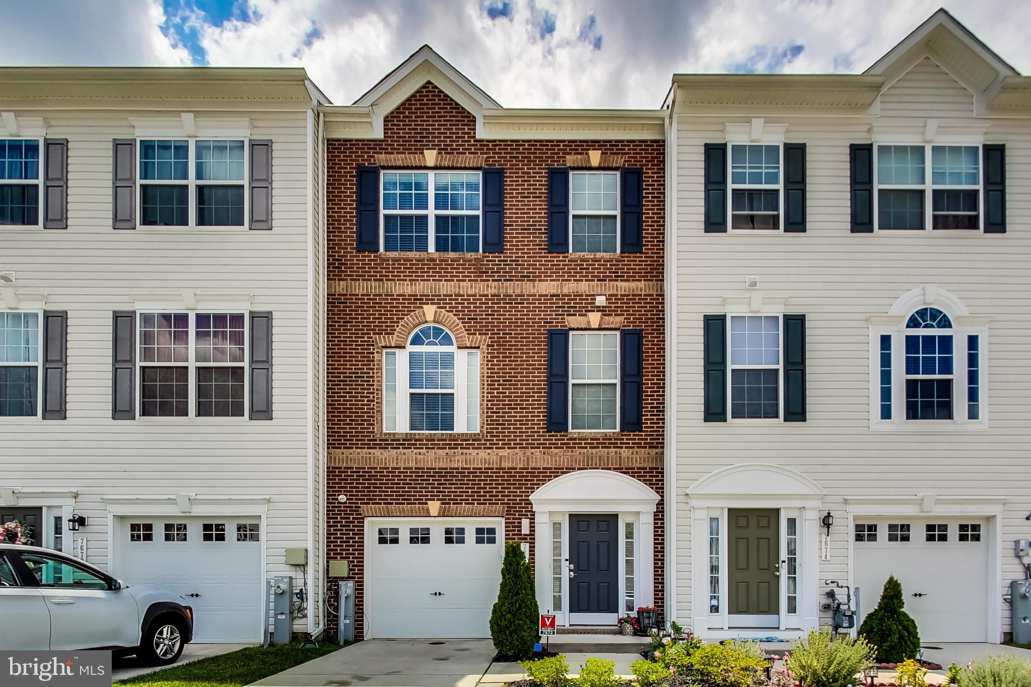 ADMIRALS LANDING - Residential